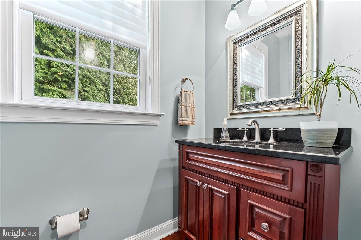 PONDVIEW - Residential