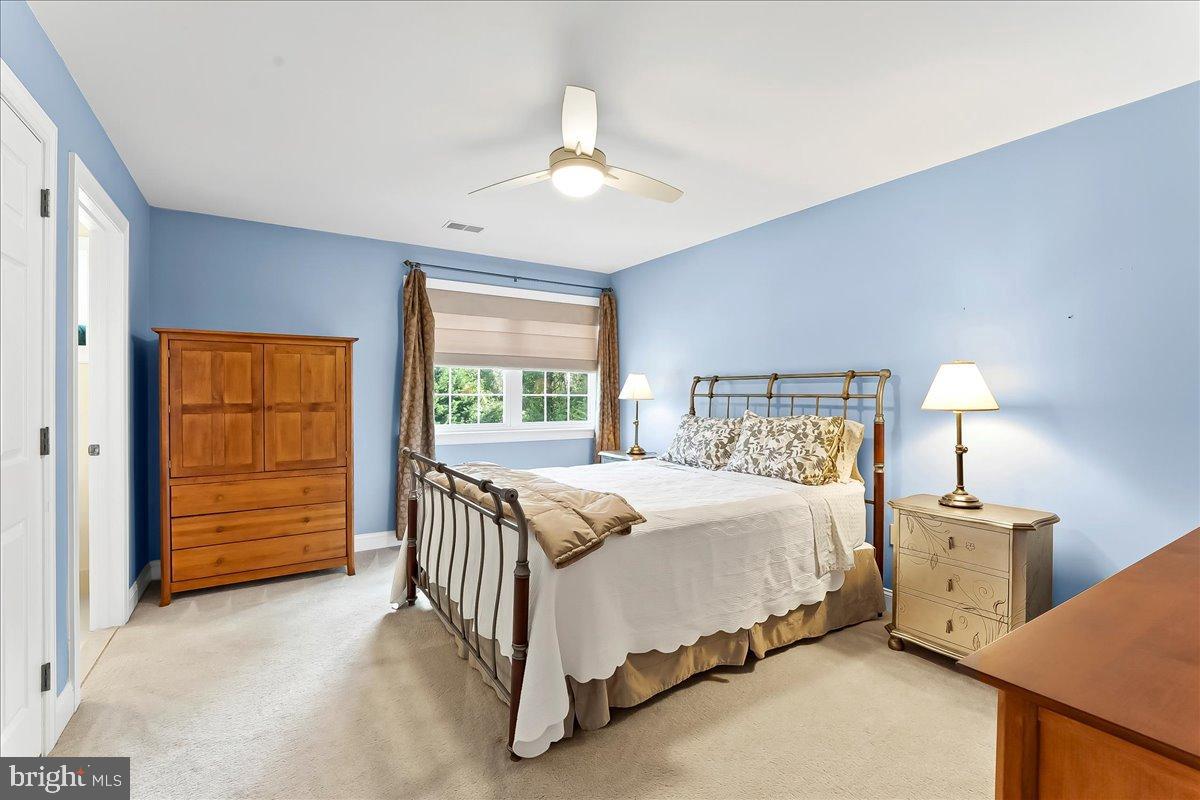 PONDVIEW - Residential