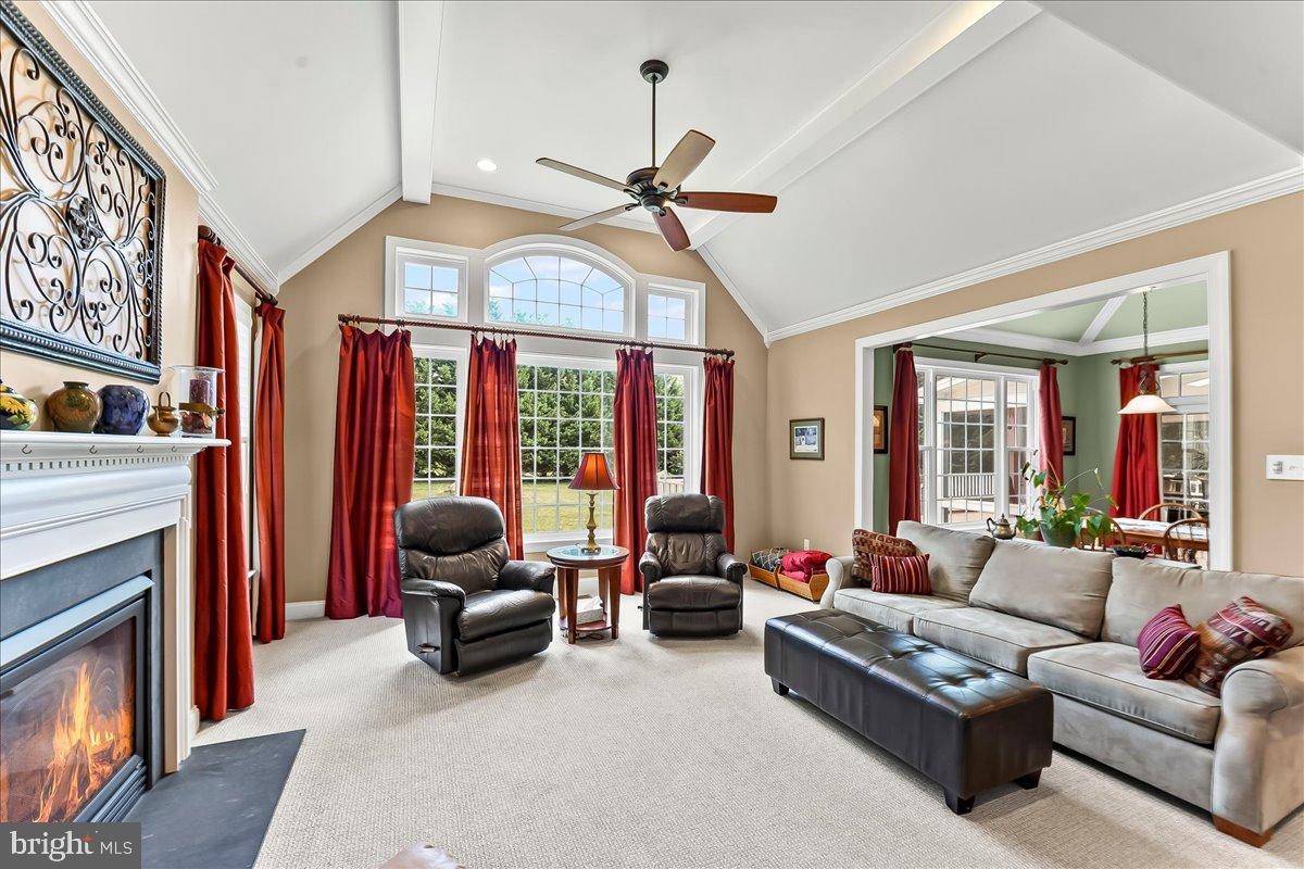 PONDVIEW - Residential