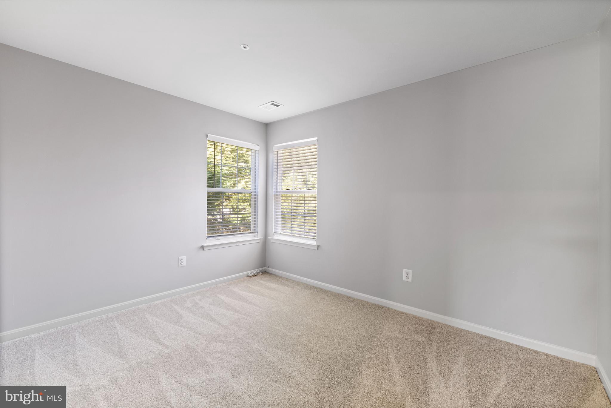 HUNTERS POINTE - Residential