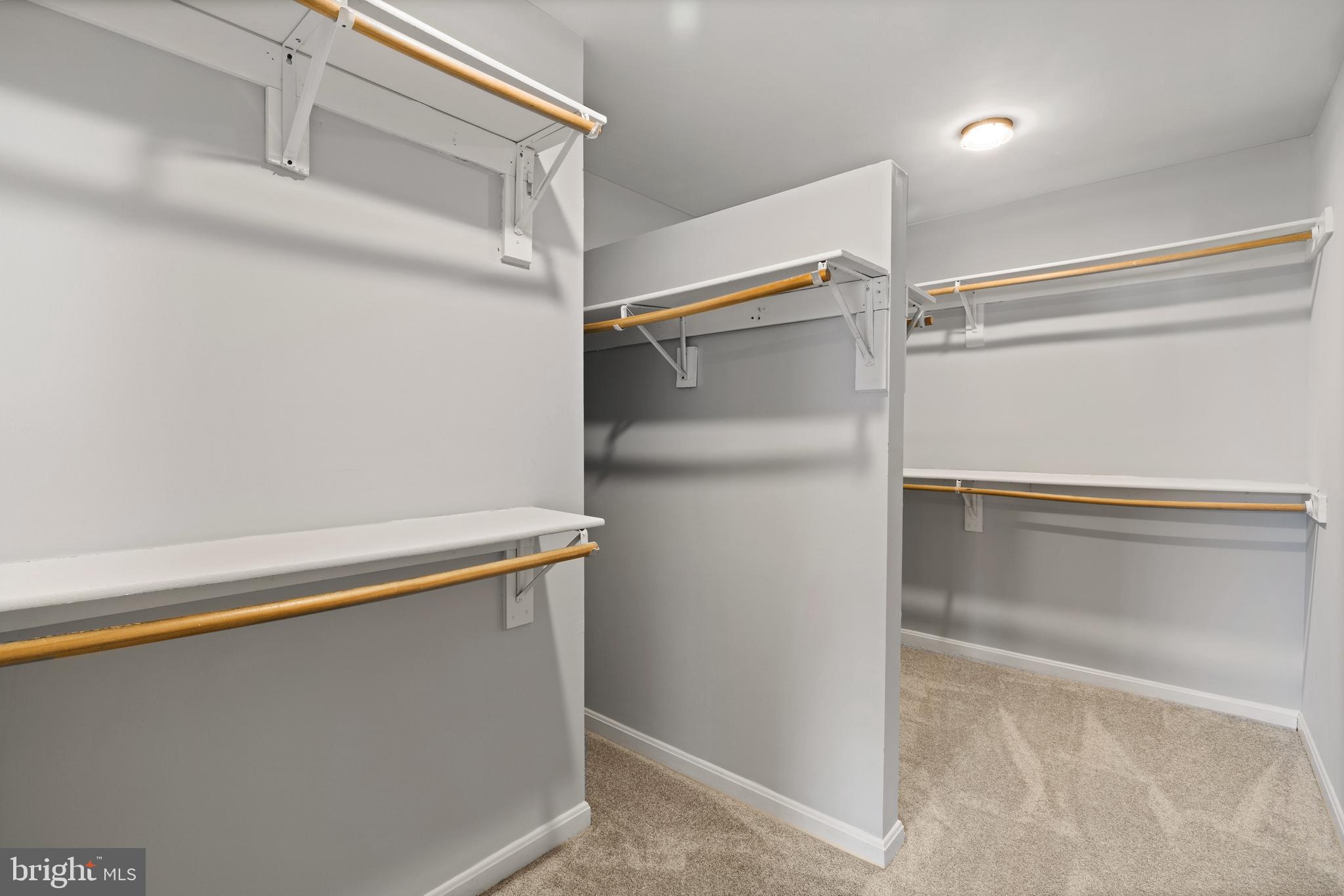 HUNTERS POINTE - Residential