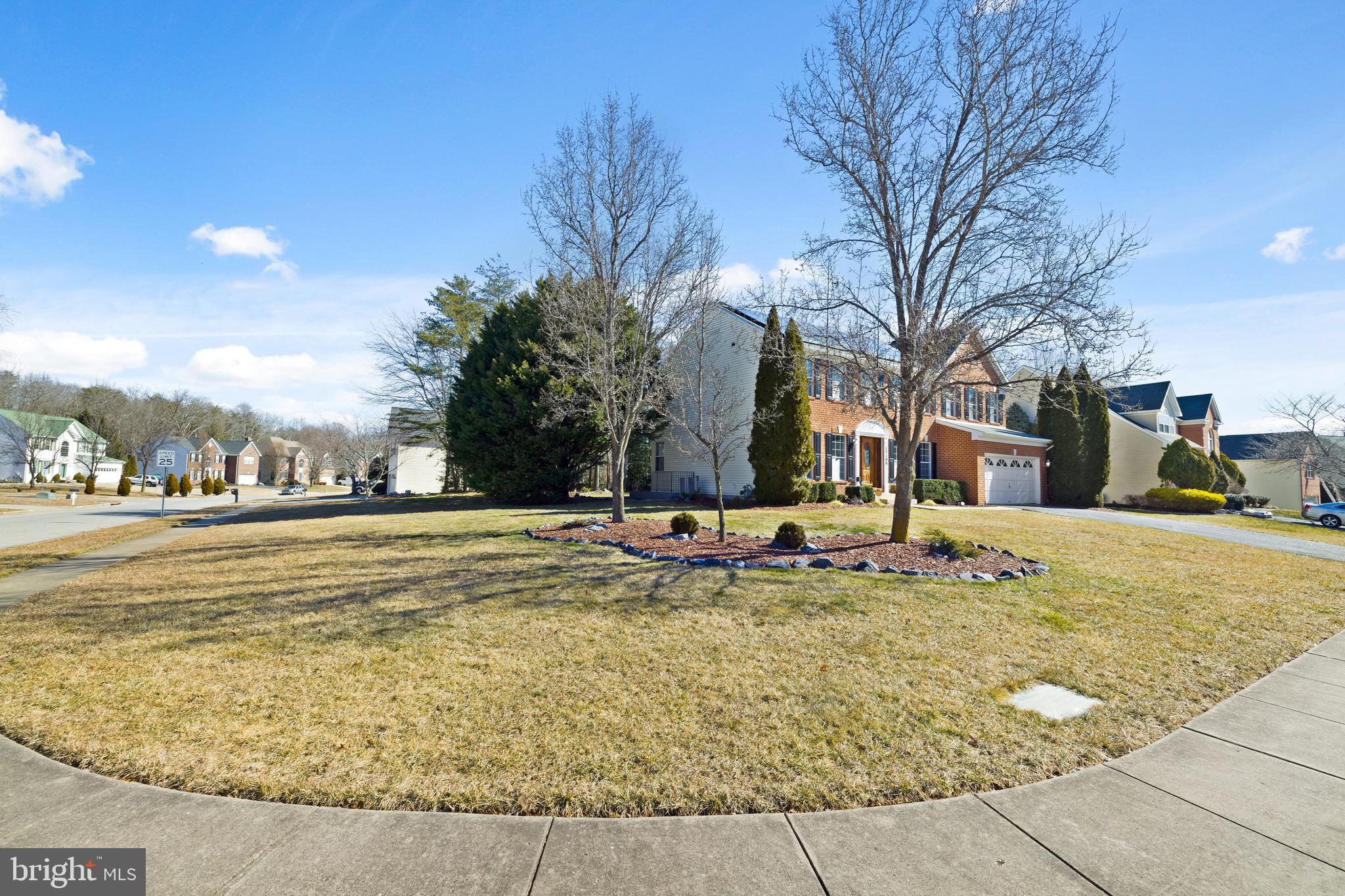 HUNTERS POINTE - Residential