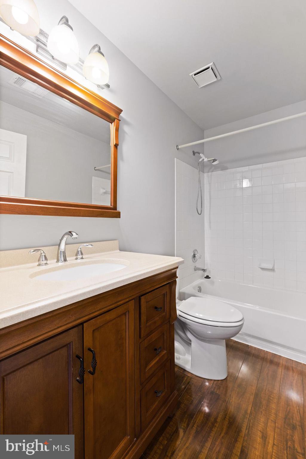 HUNTERS POINTE - Residential