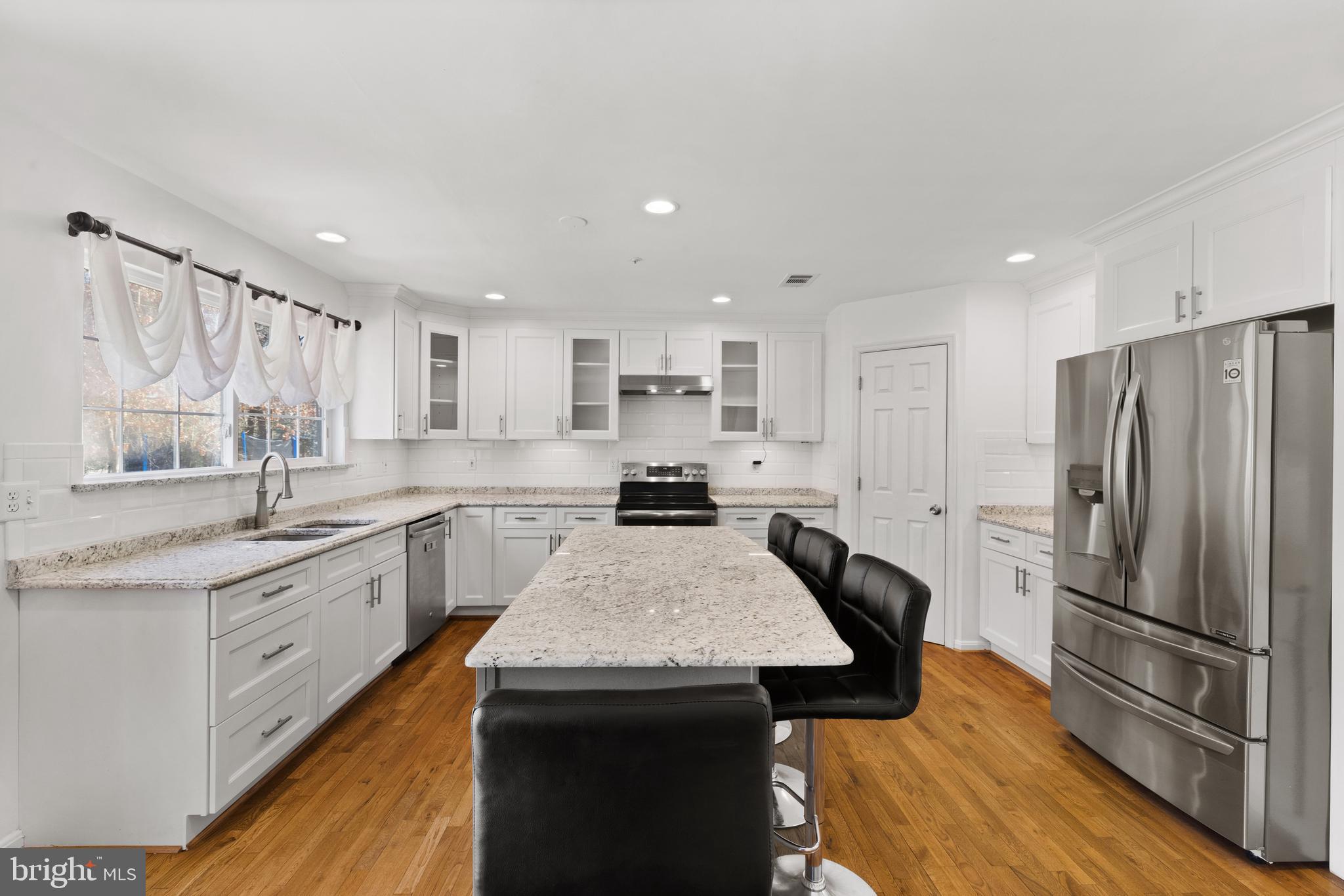 HUNTERS POINTE - Residential