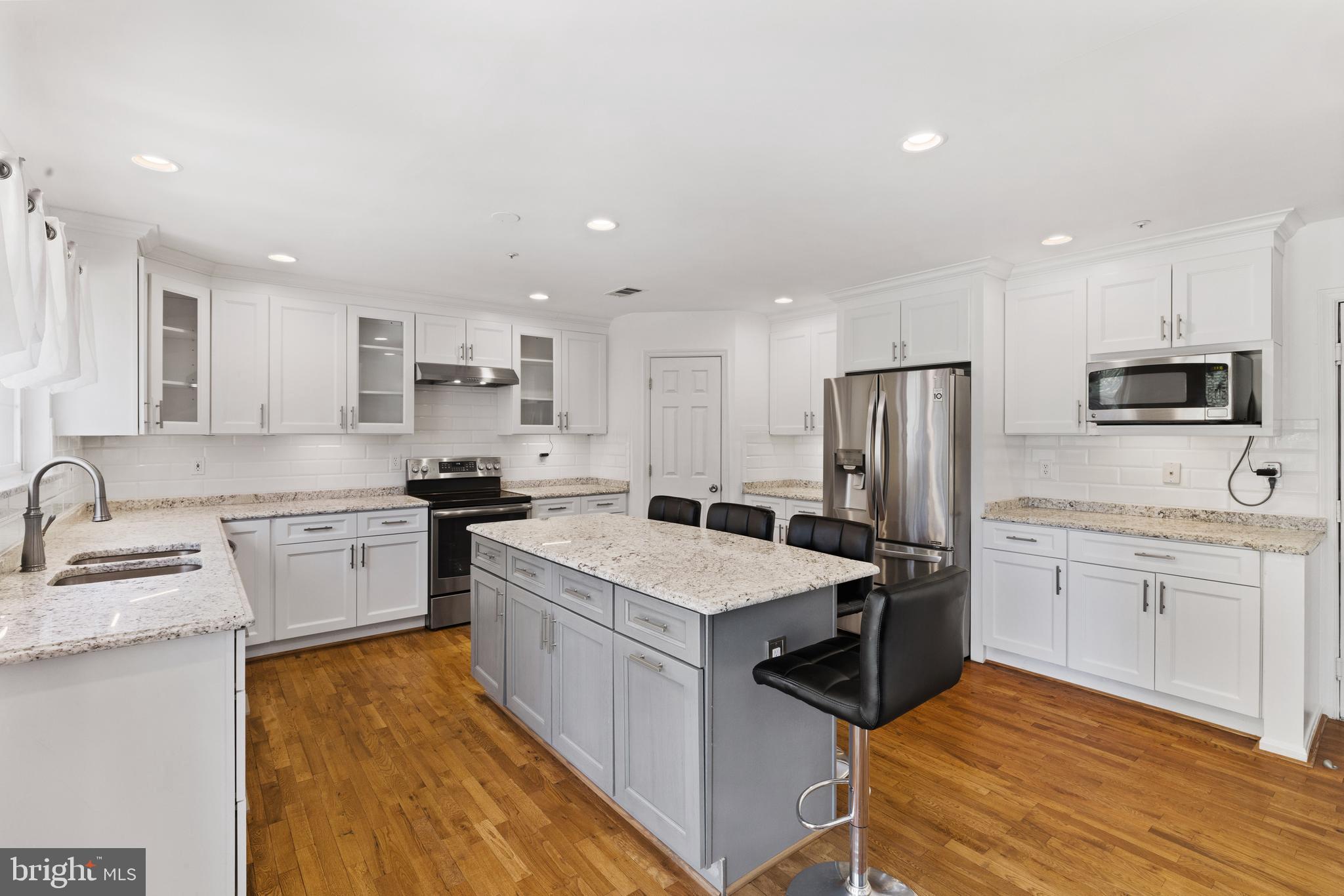 HUNTERS POINTE - Residential