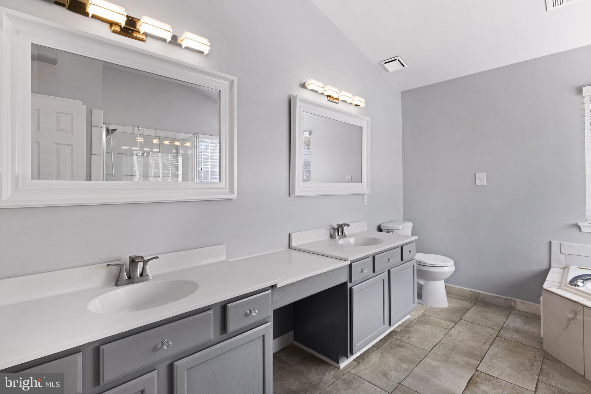 HUNTERS POINTE - Residential