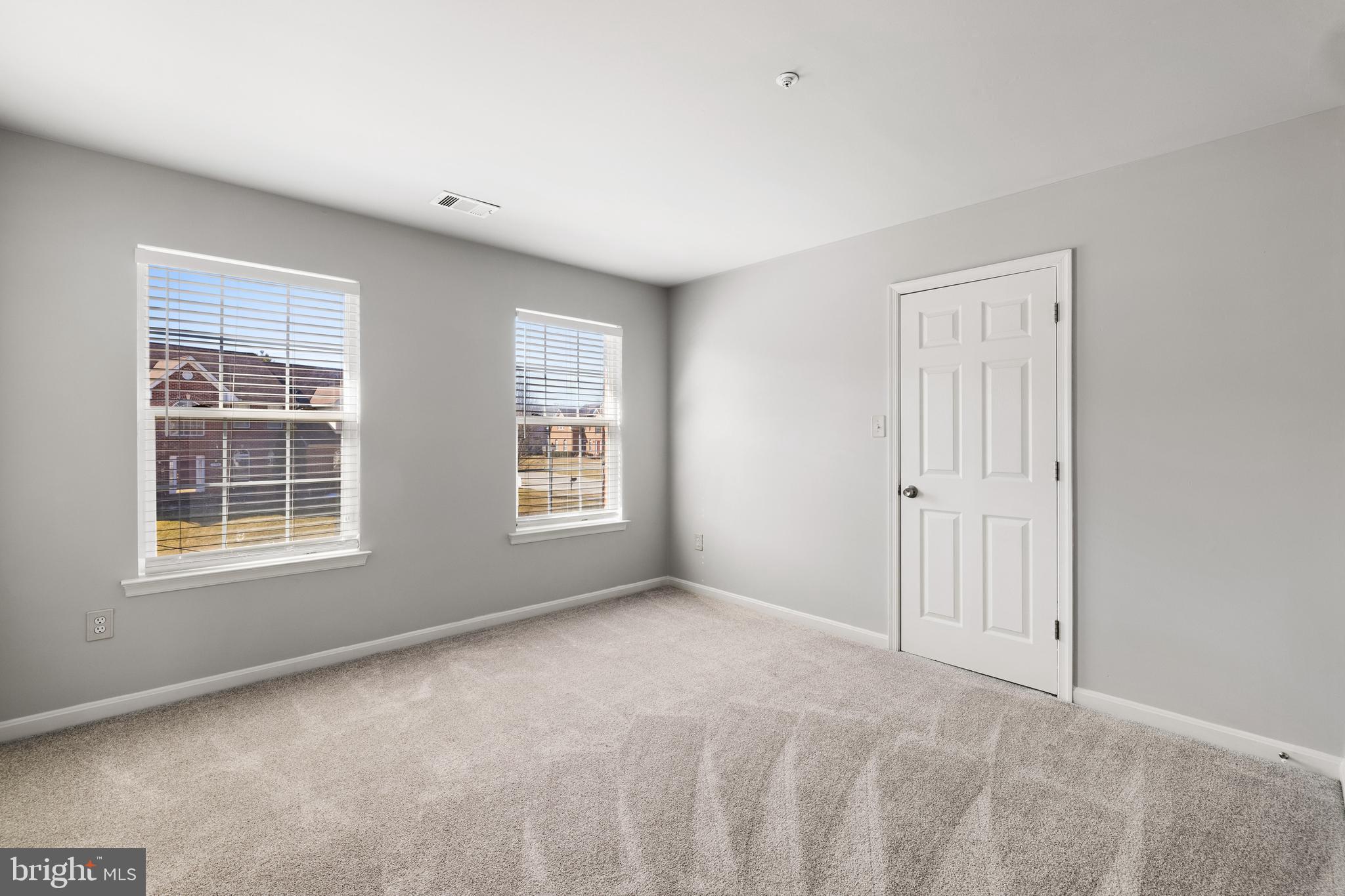 HUNTERS POINTE - Residential