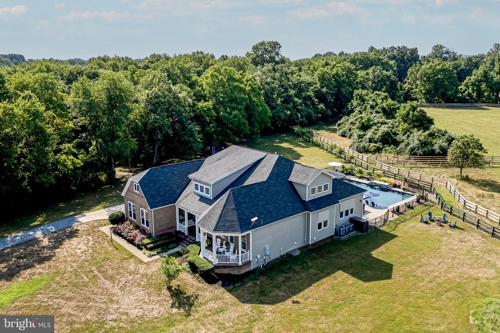 FOX KNOLL - Residential