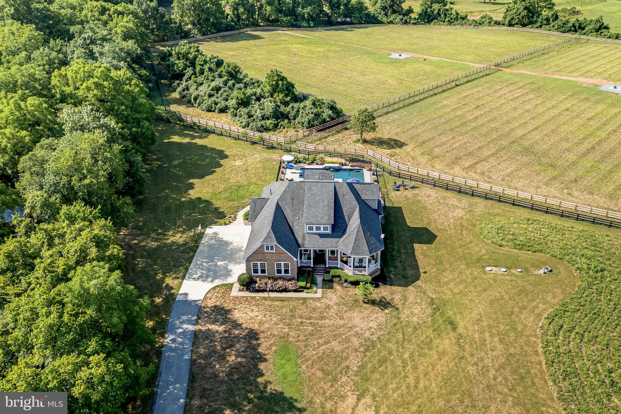 FOX KNOLL - Residential