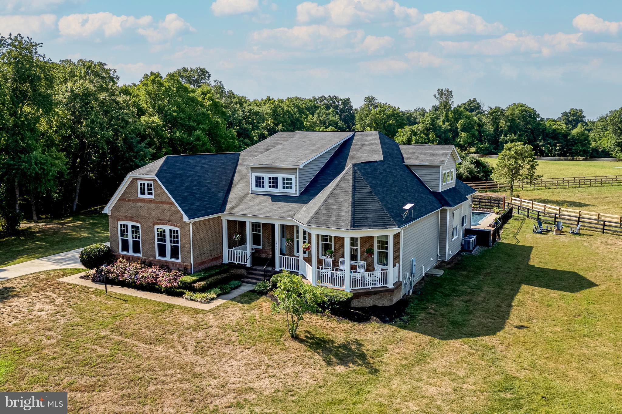 FOX KNOLL - Residential