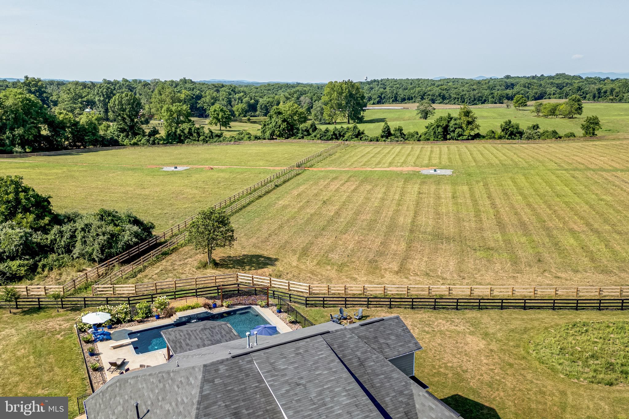 FOX KNOLL - Residential