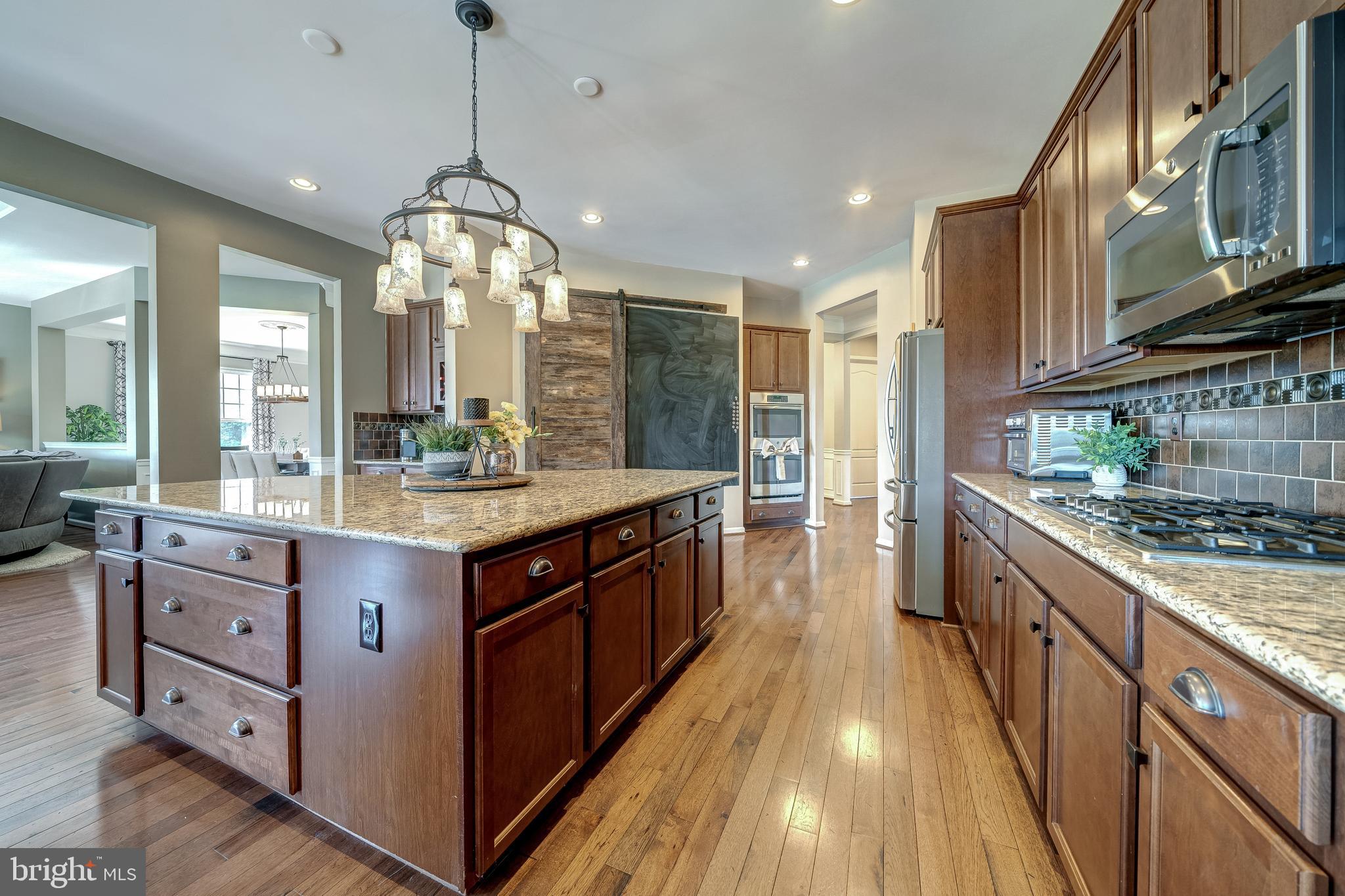 FOX KNOLL - Residential