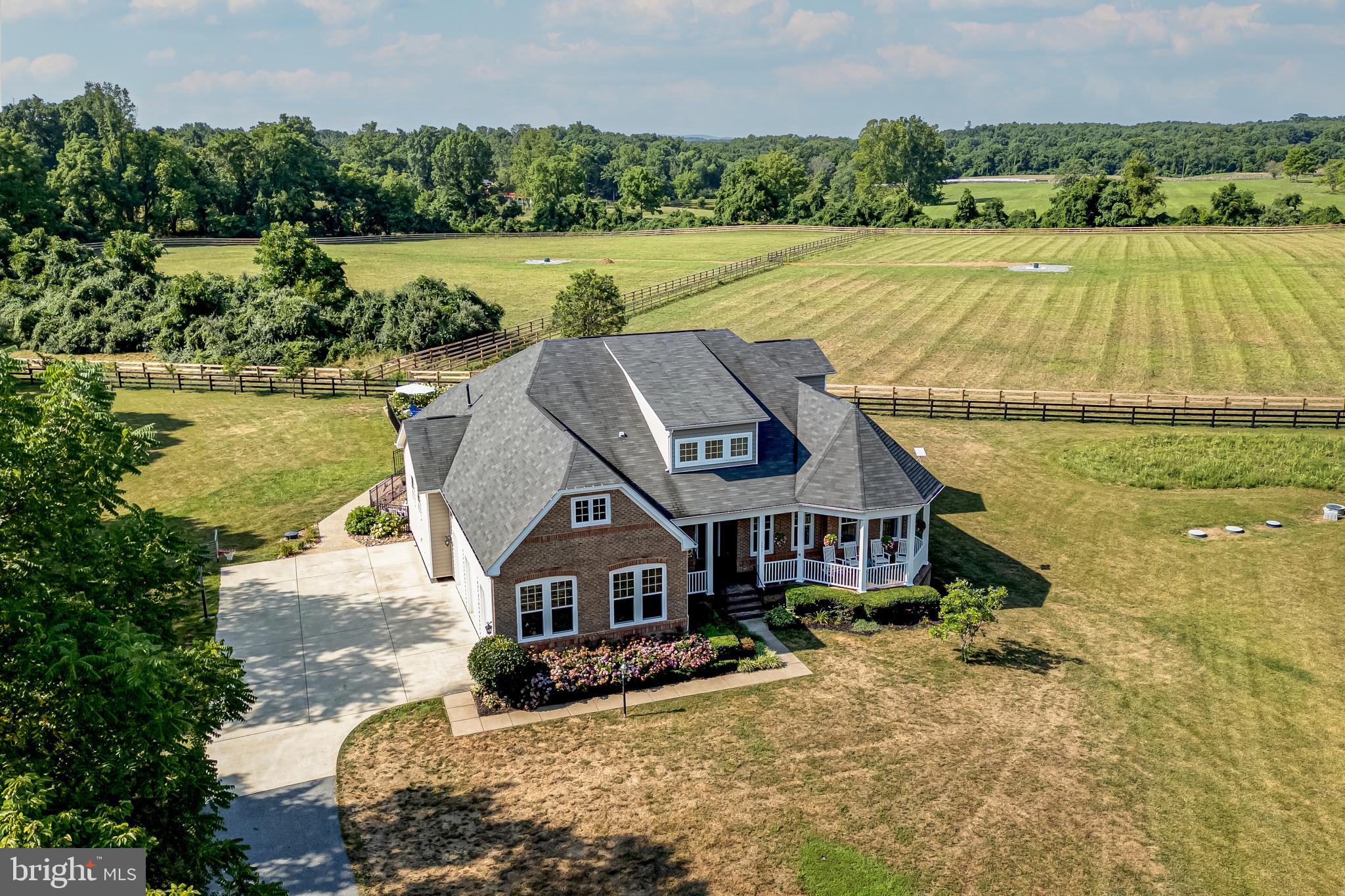 FOX KNOLL - Residential