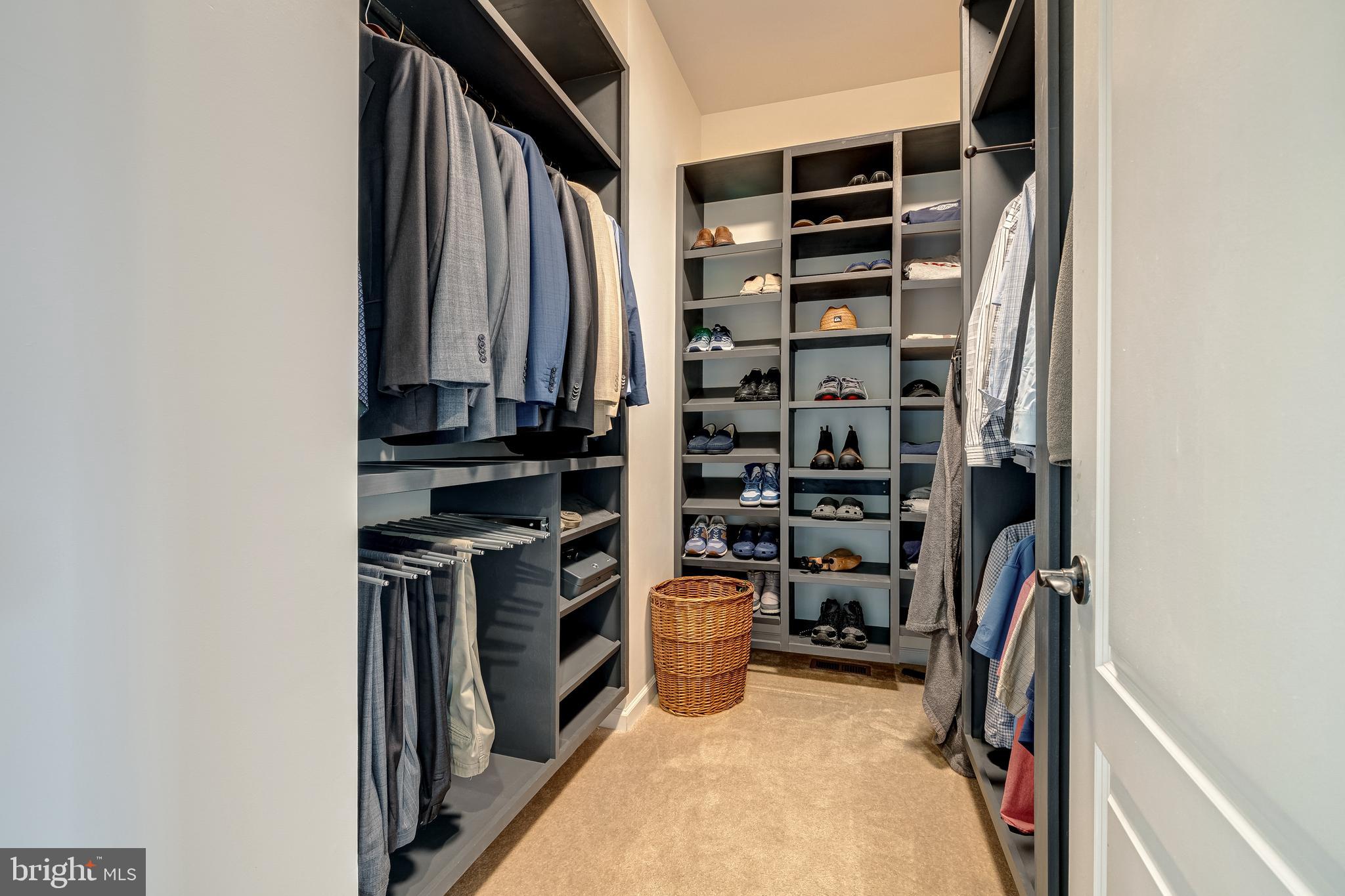 FOX KNOLL - Residential