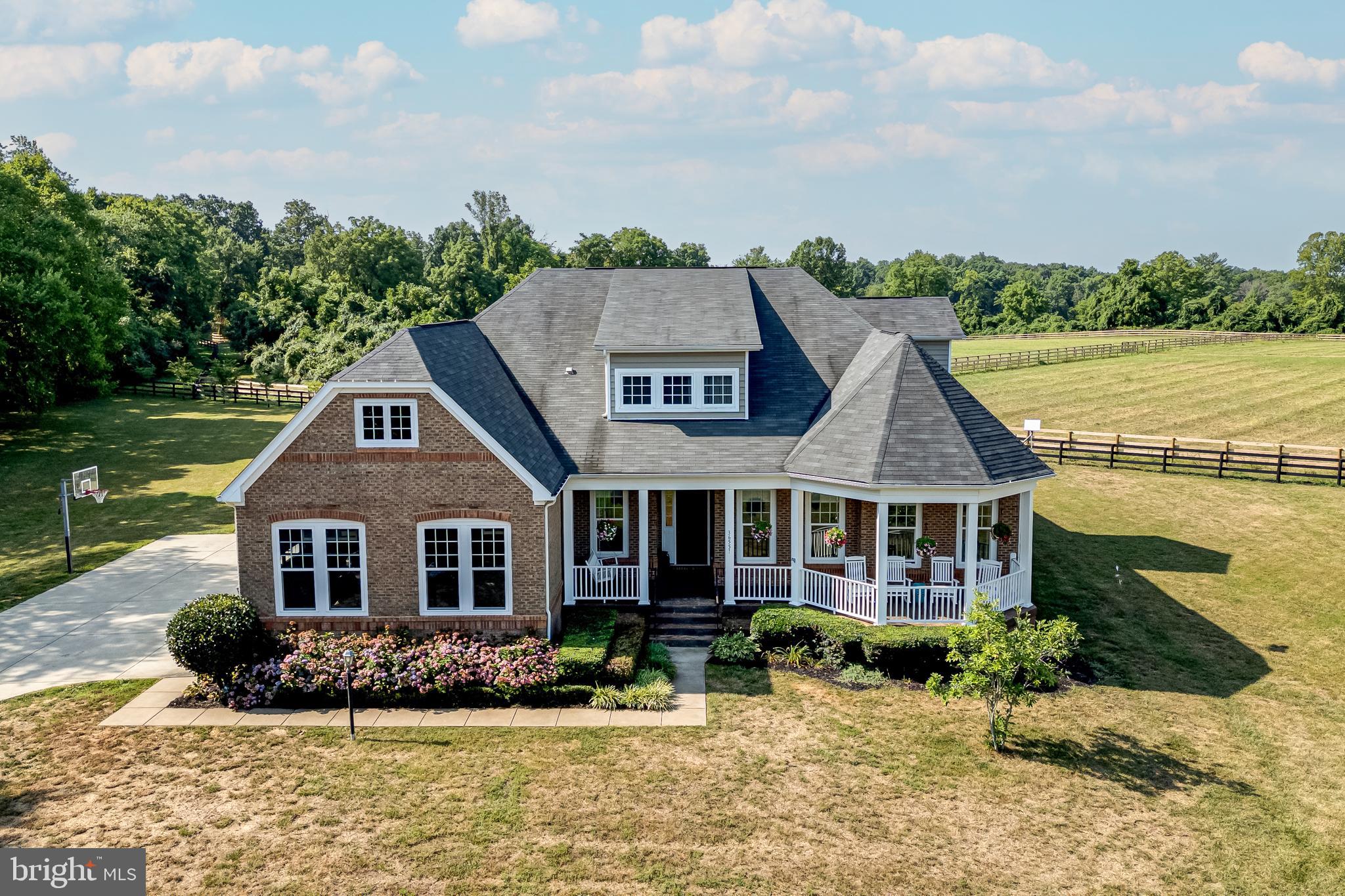 FOX KNOLL - Residential