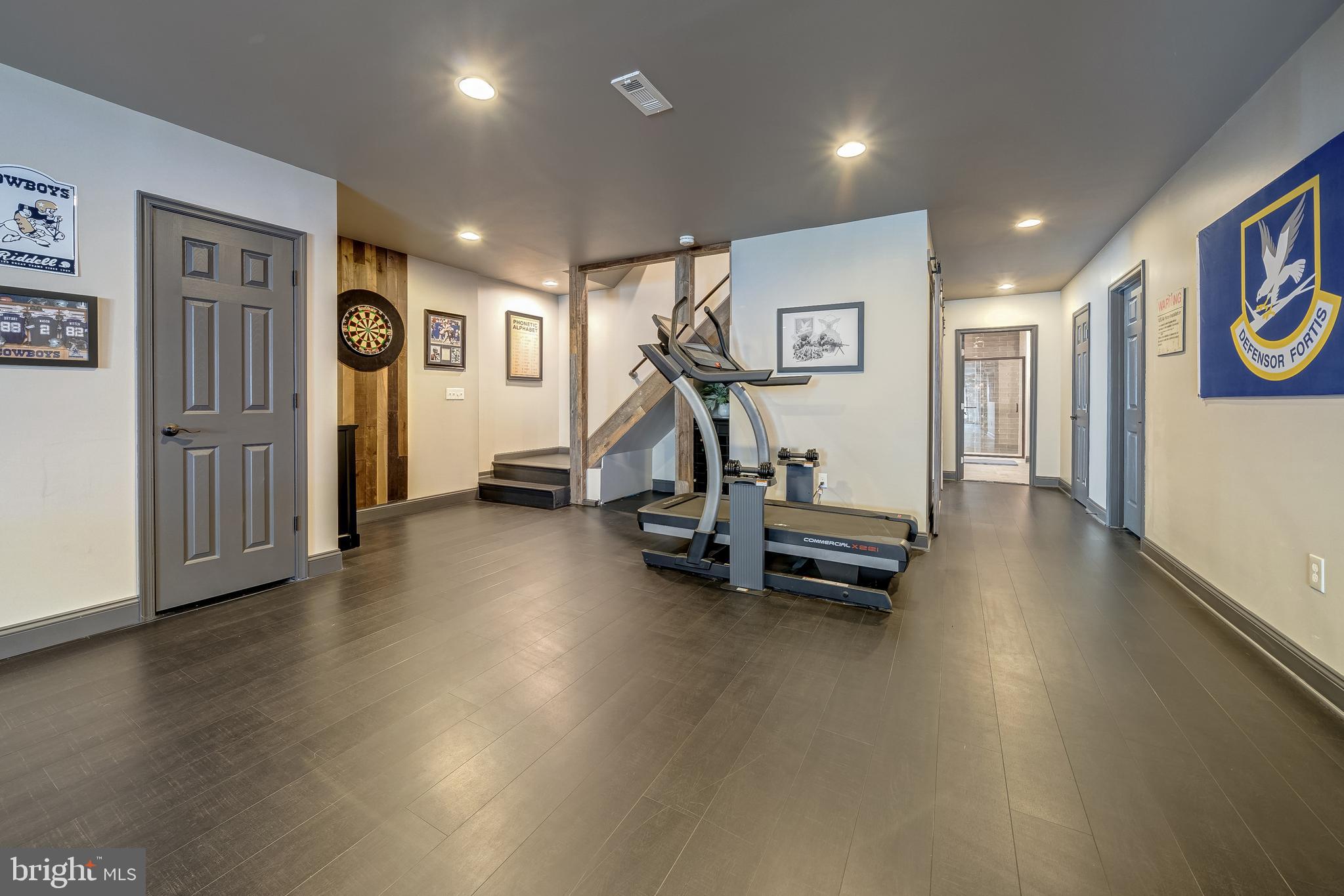 FOX KNOLL - Residential