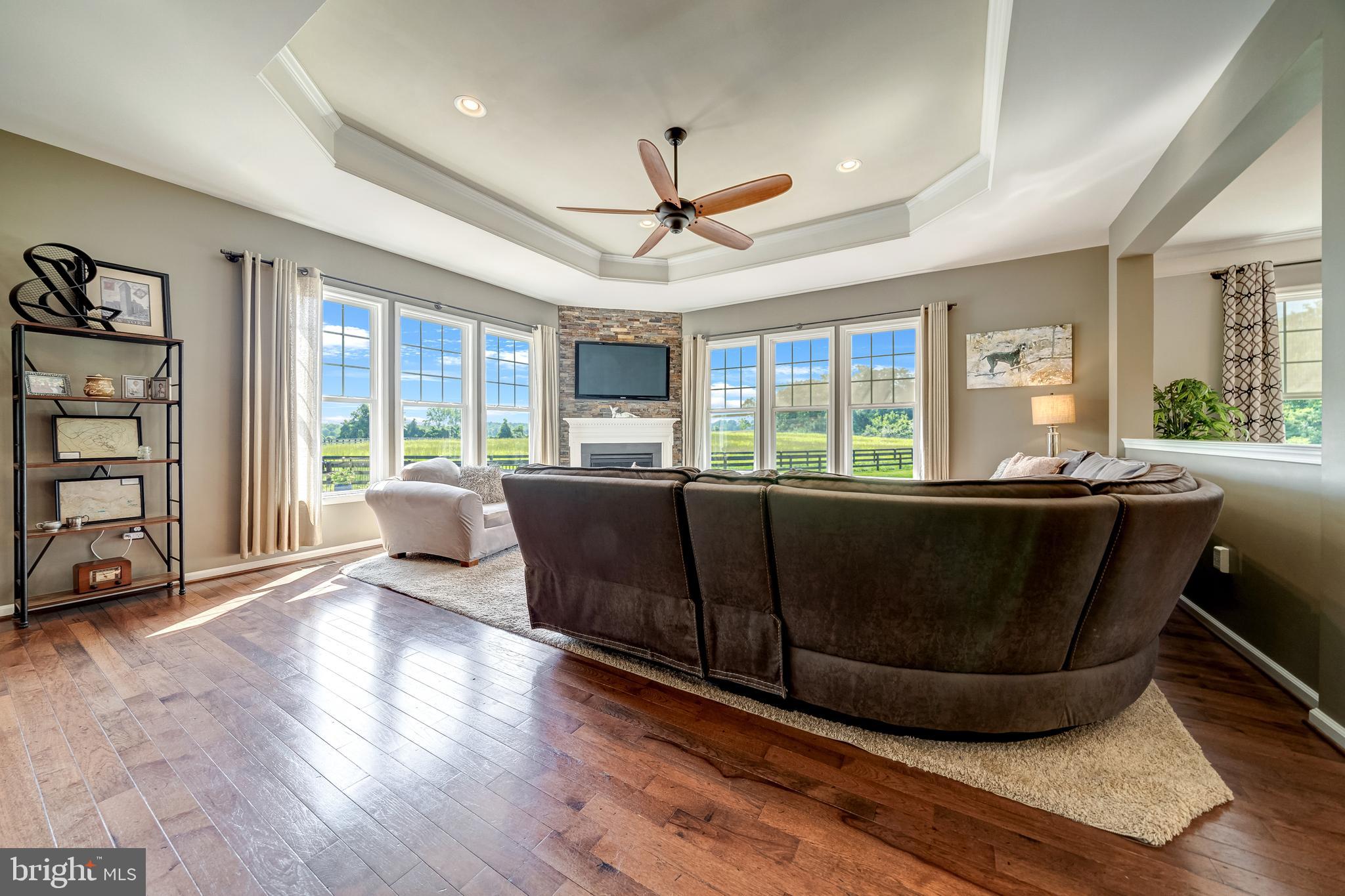 FOX KNOLL - Residential