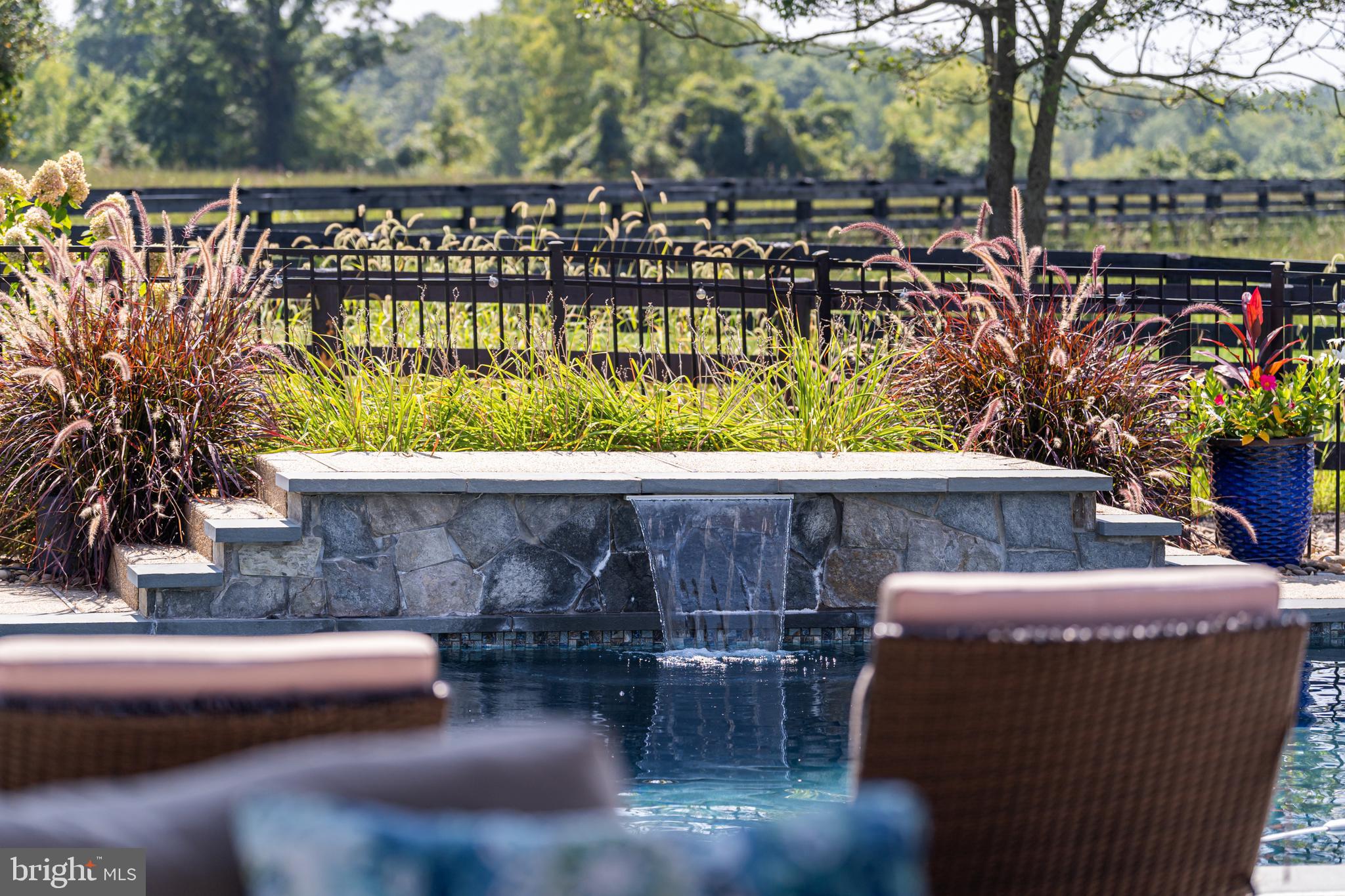 FOX KNOLL - Residential