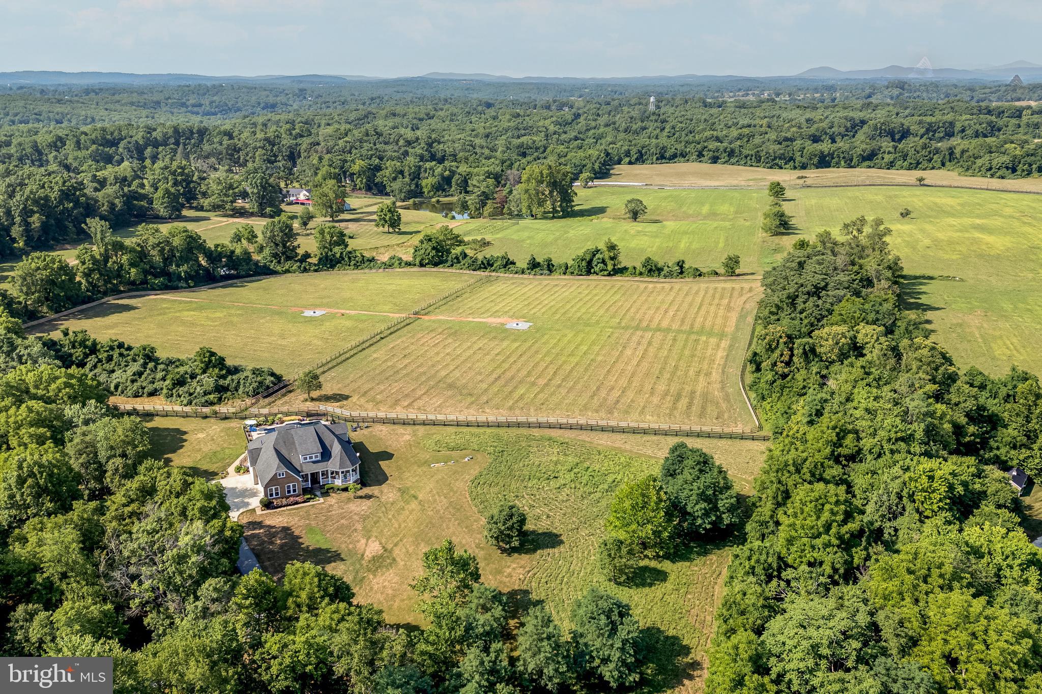 FOX KNOLL - Residential