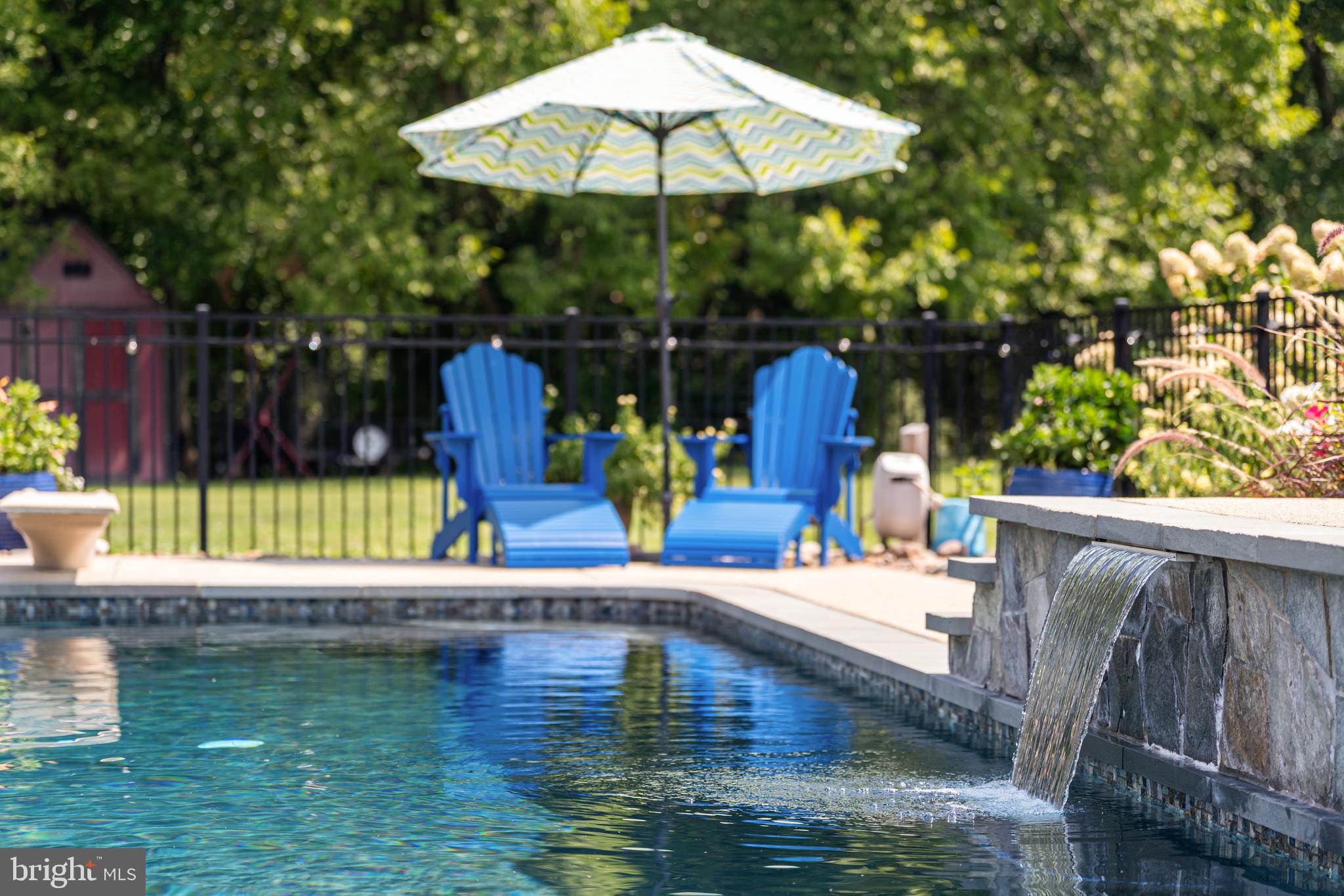 FOX KNOLL - Residential