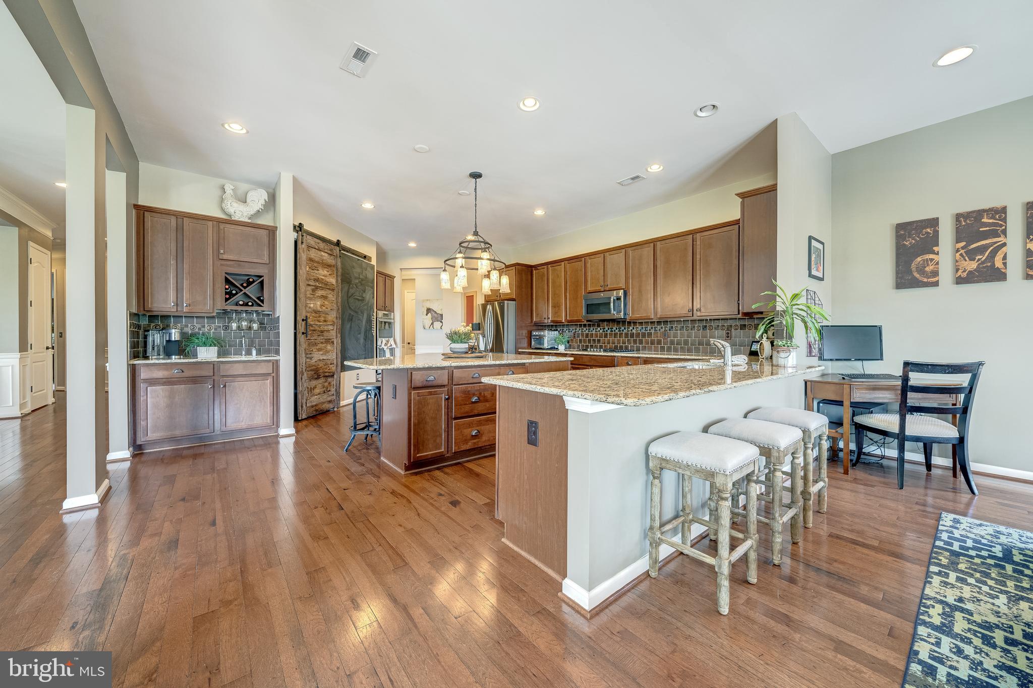 FOX KNOLL - Residential