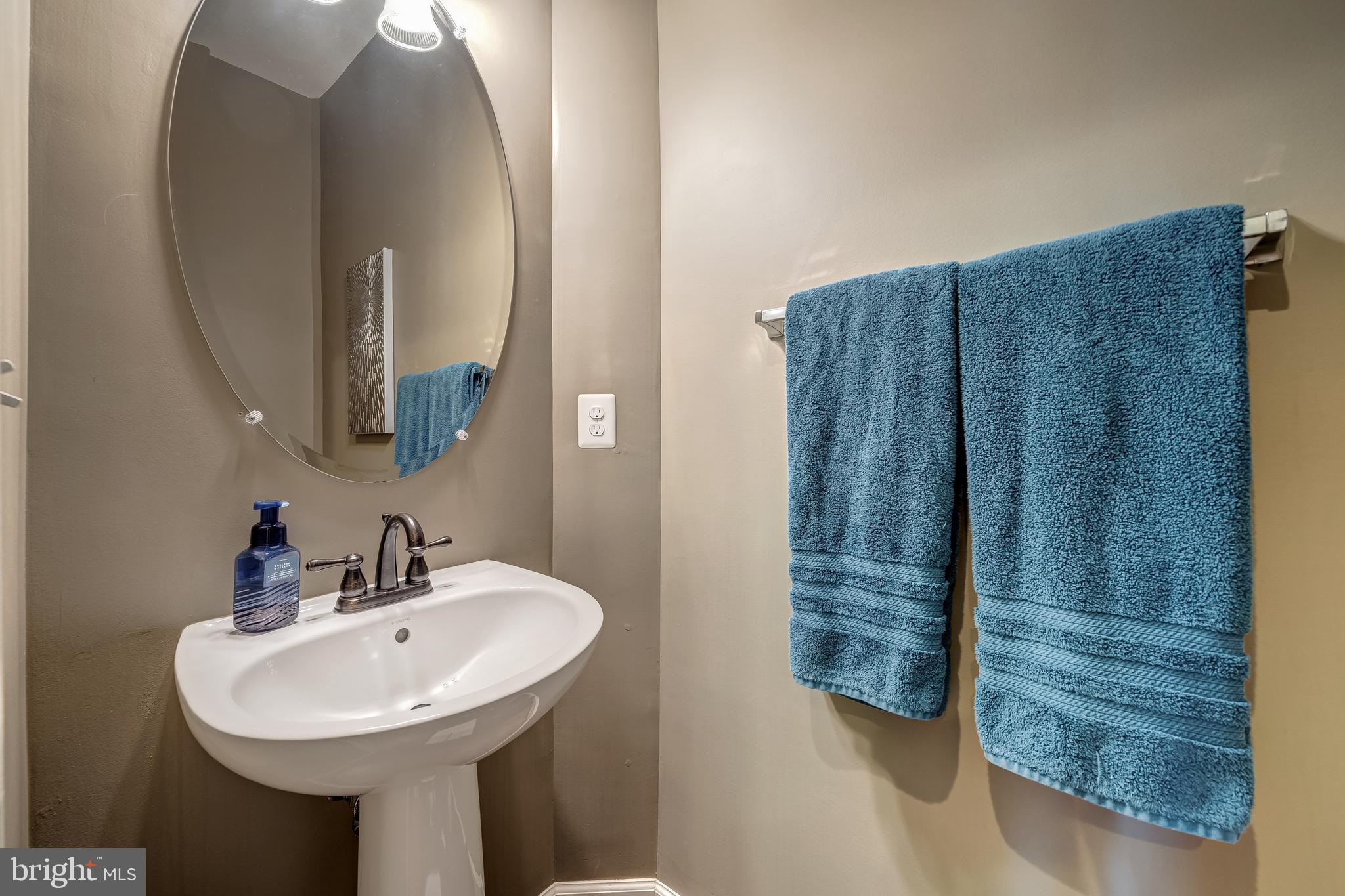 FOX KNOLL - Residential