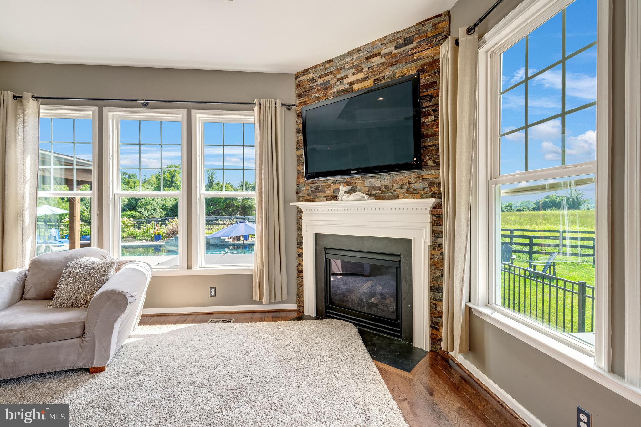 FOX KNOLL - Residential