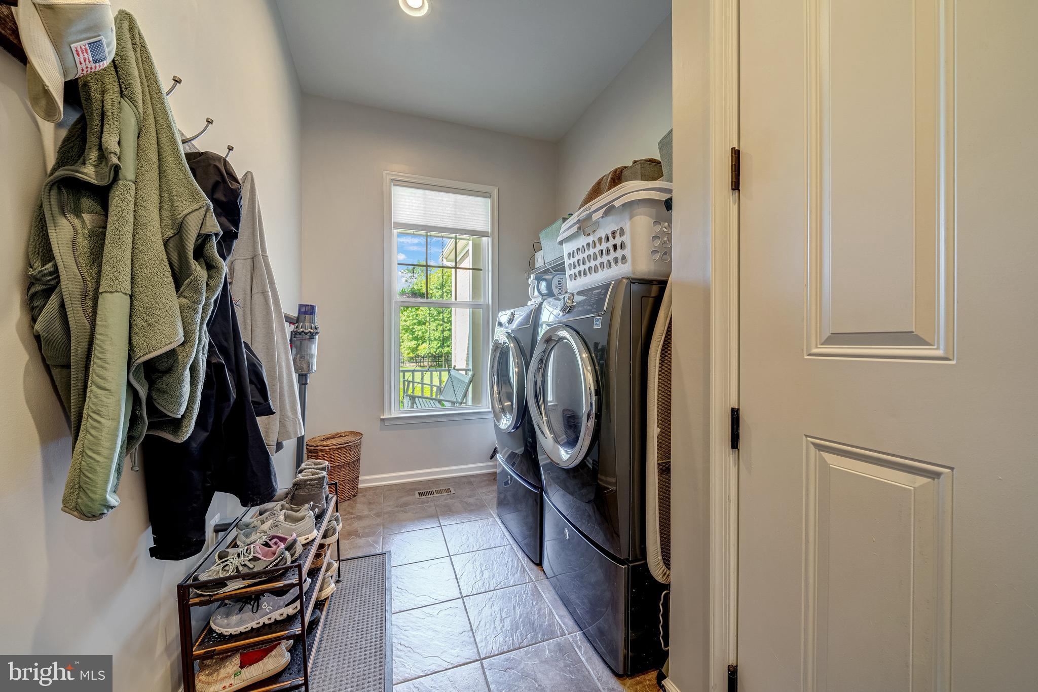 FOX KNOLL - Residential