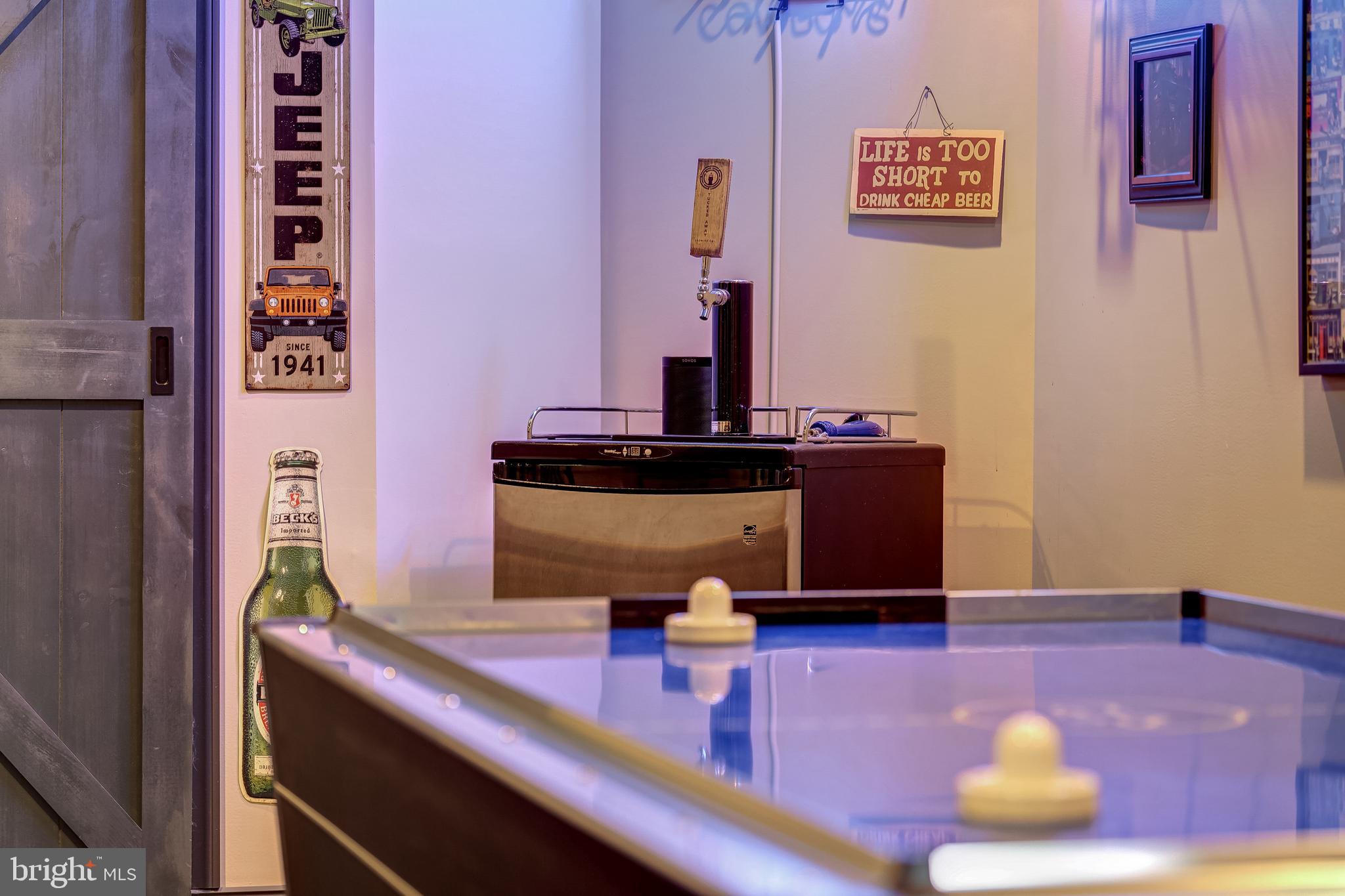 FOX KNOLL - Residential