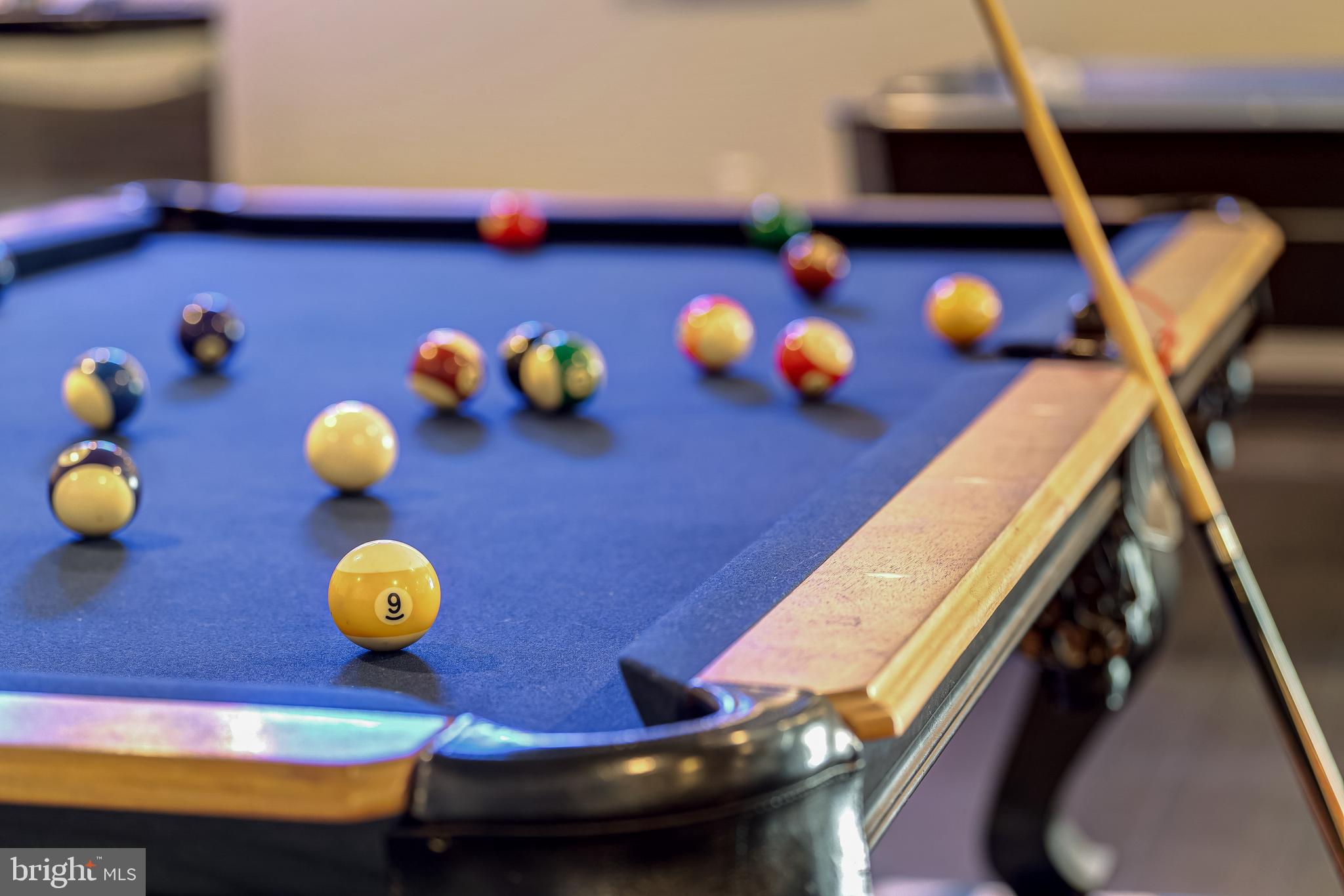 FOX KNOLL - Residential