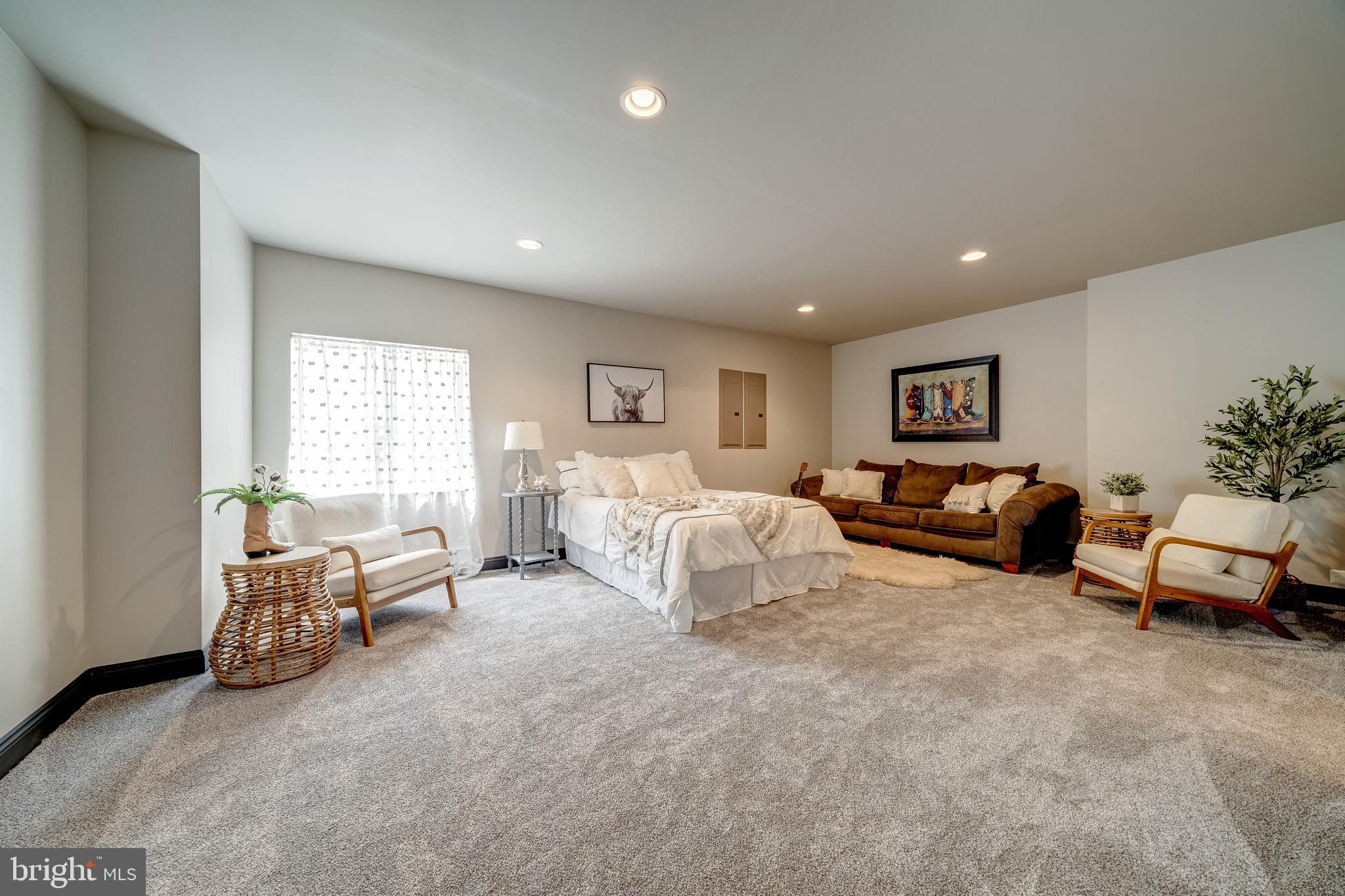 FOX KNOLL - Residential