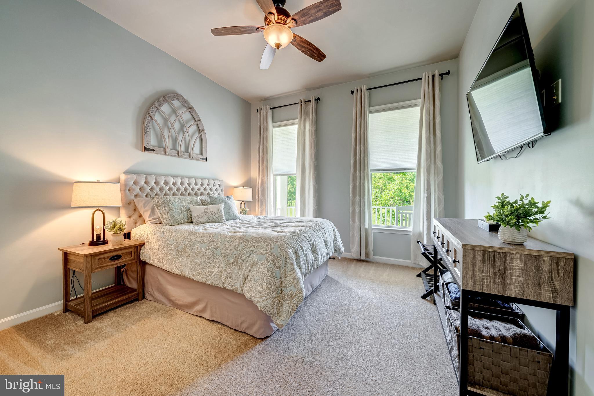 FOX KNOLL - Residential