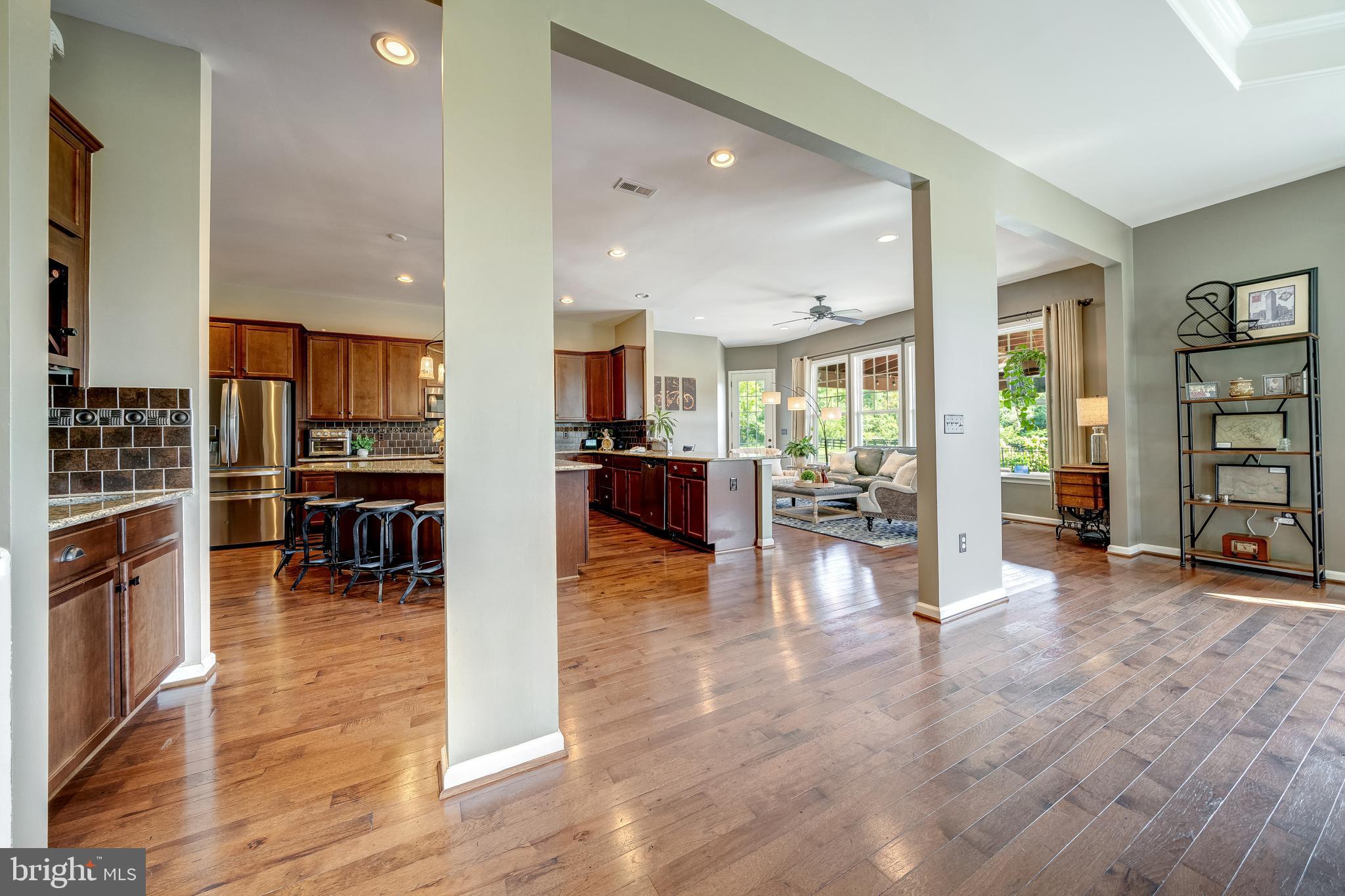 FOX KNOLL - Residential