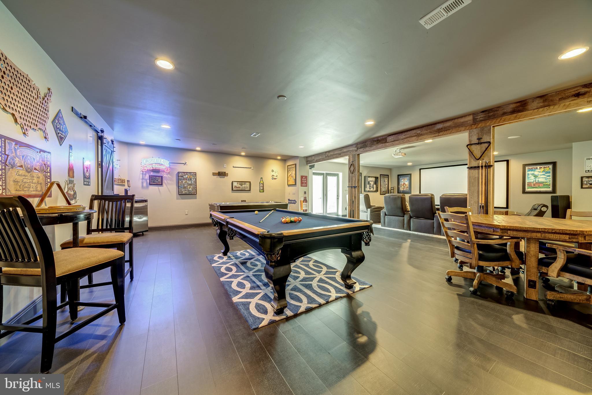 FOX KNOLL - Residential