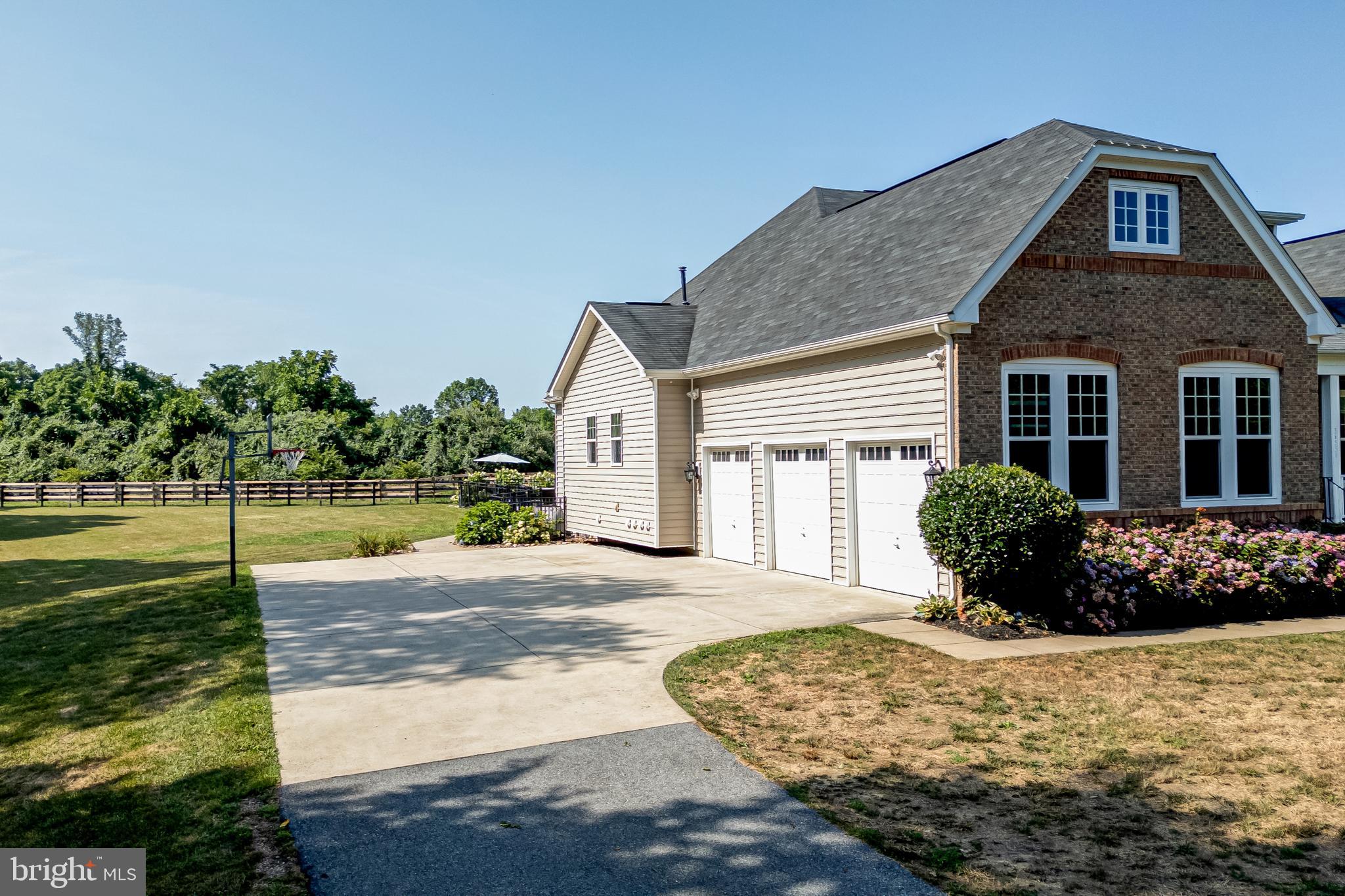 FOX KNOLL - Residential