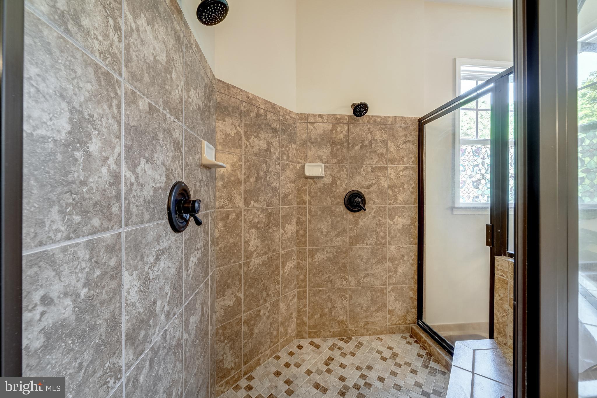 FOX KNOLL - Residential