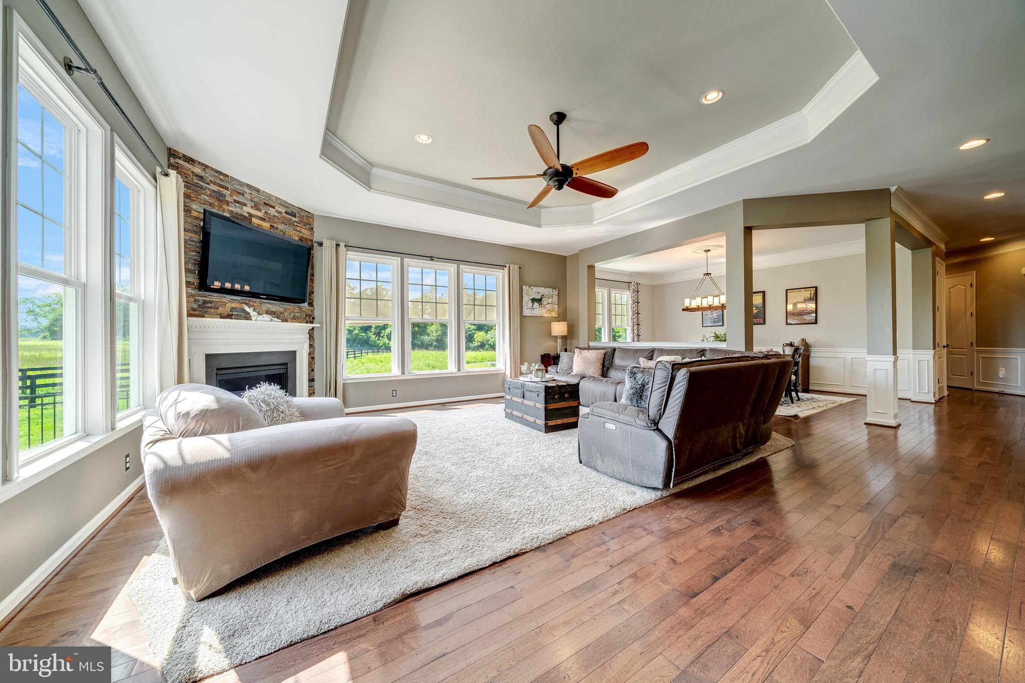 FOX KNOLL - Residential