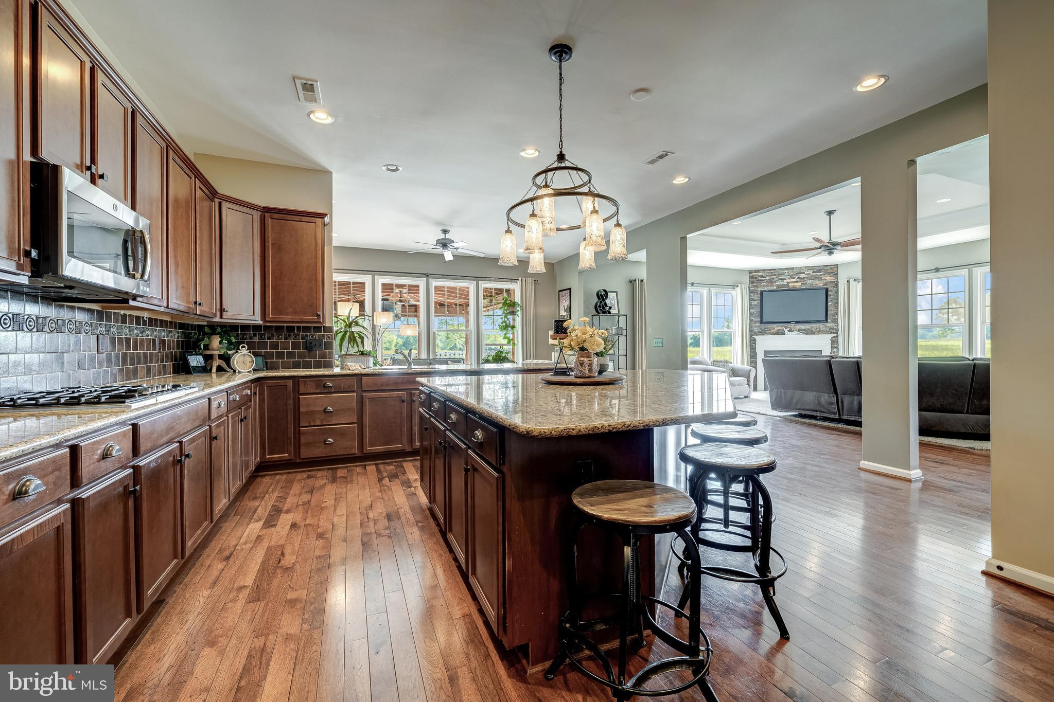 FOX KNOLL - Residential