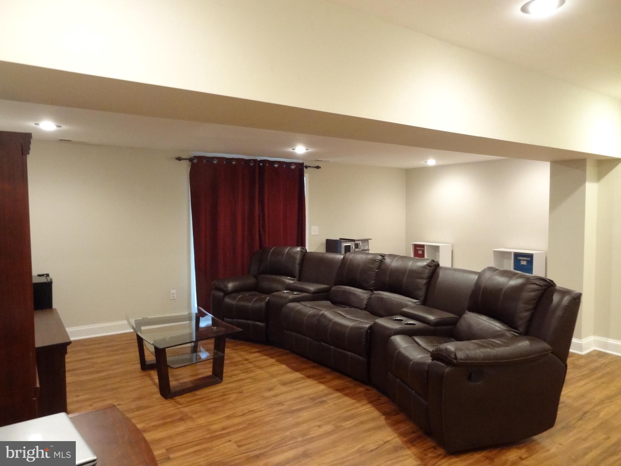 KIMBERLY WOODS VILLAGE - Residential