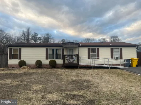 24 Chestnut Hill Avenue, Severna Park, MD MLS: MDAA2106144