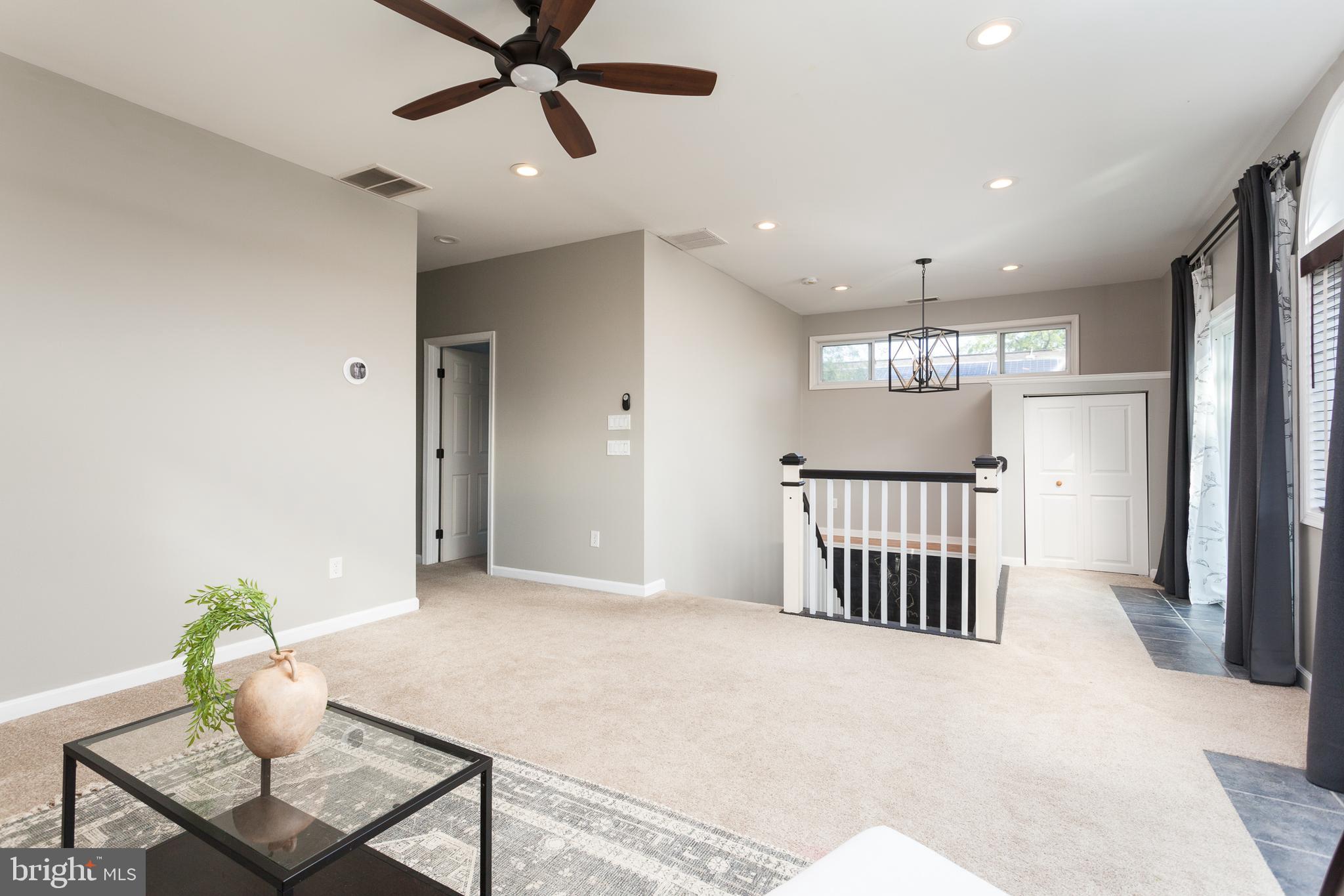 HYDE PARK - Residential