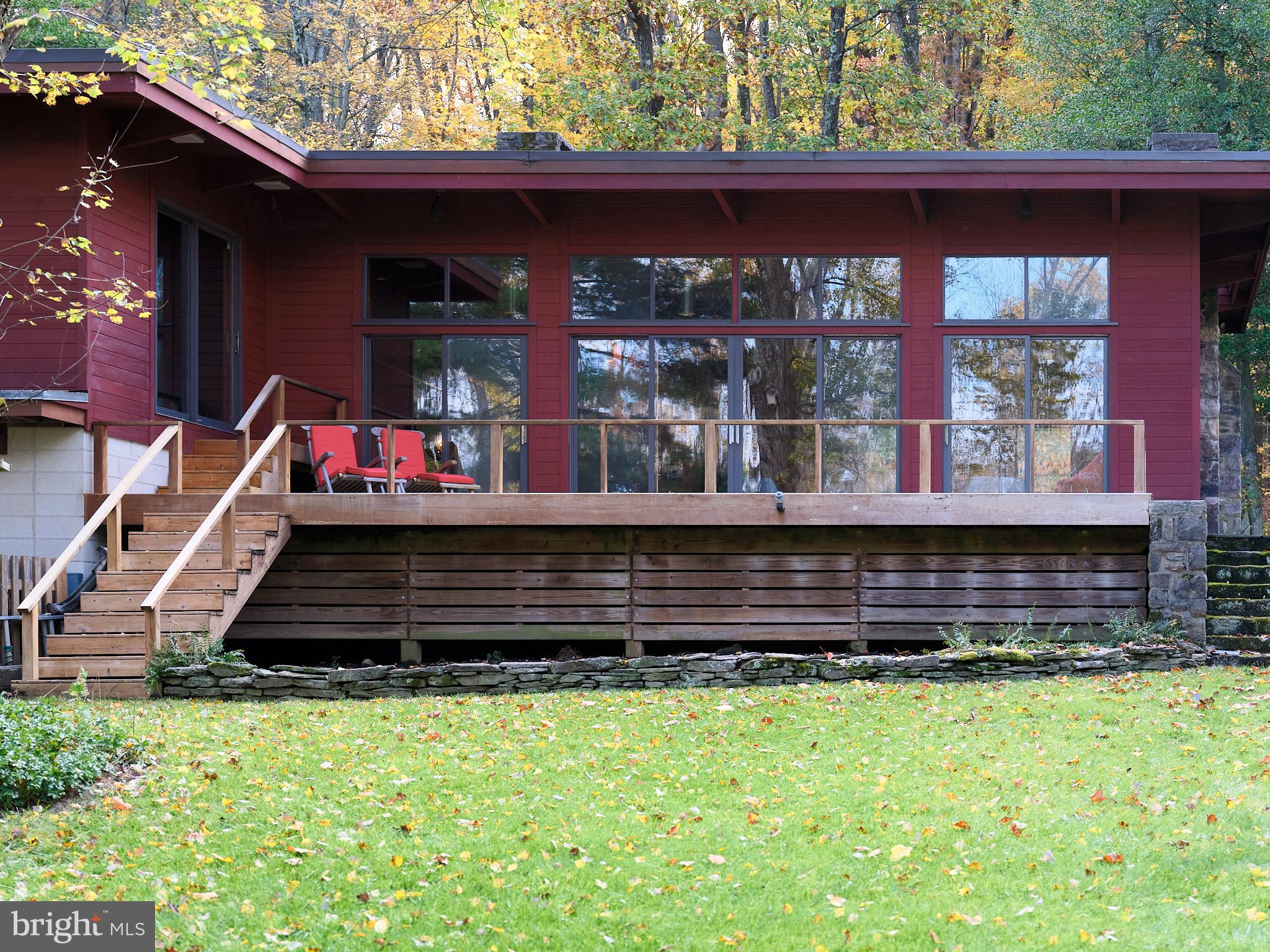 STONE MOUNT @ JERI - Residential