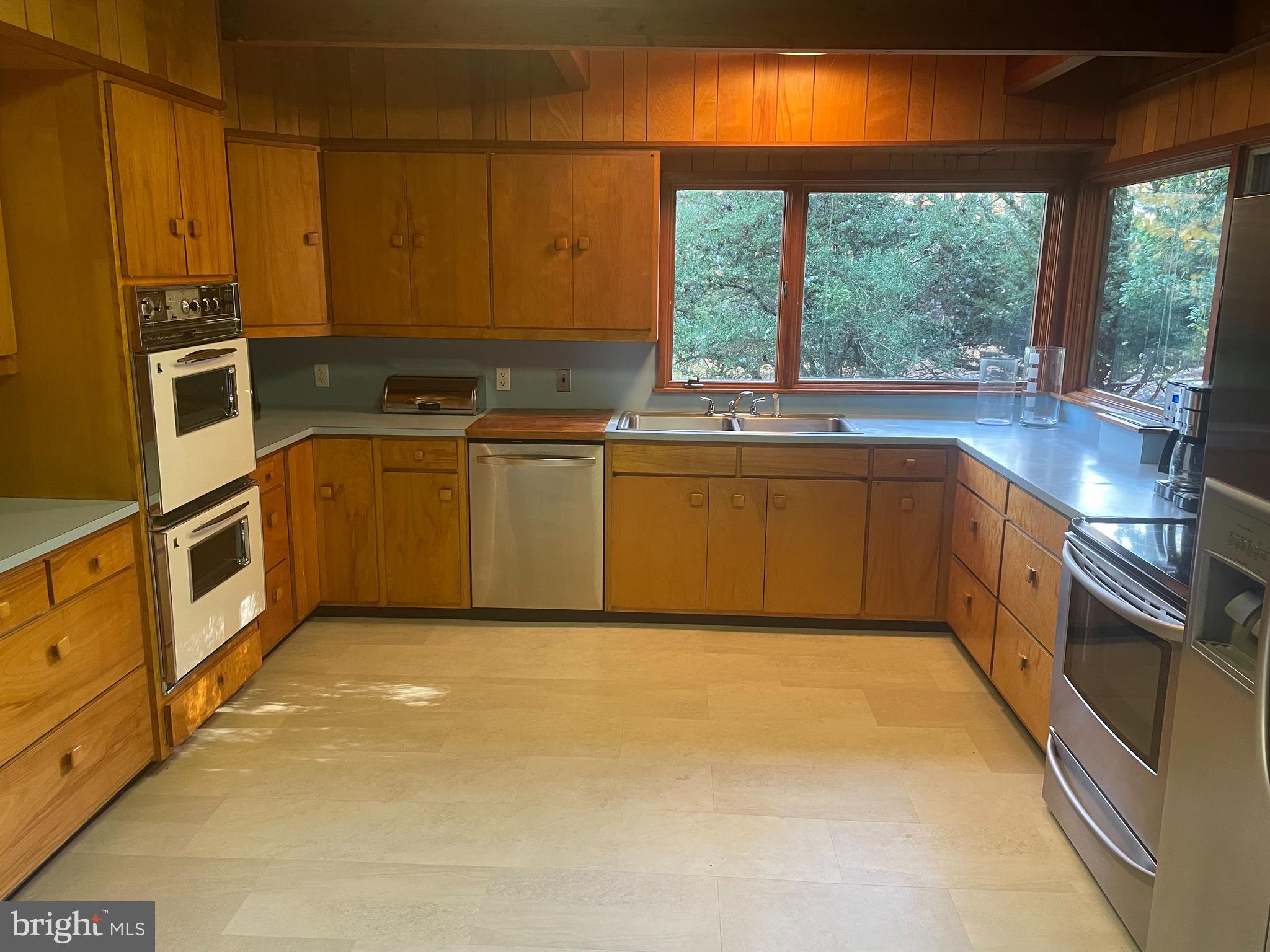 STONE MOUNT @ JERI - Residential