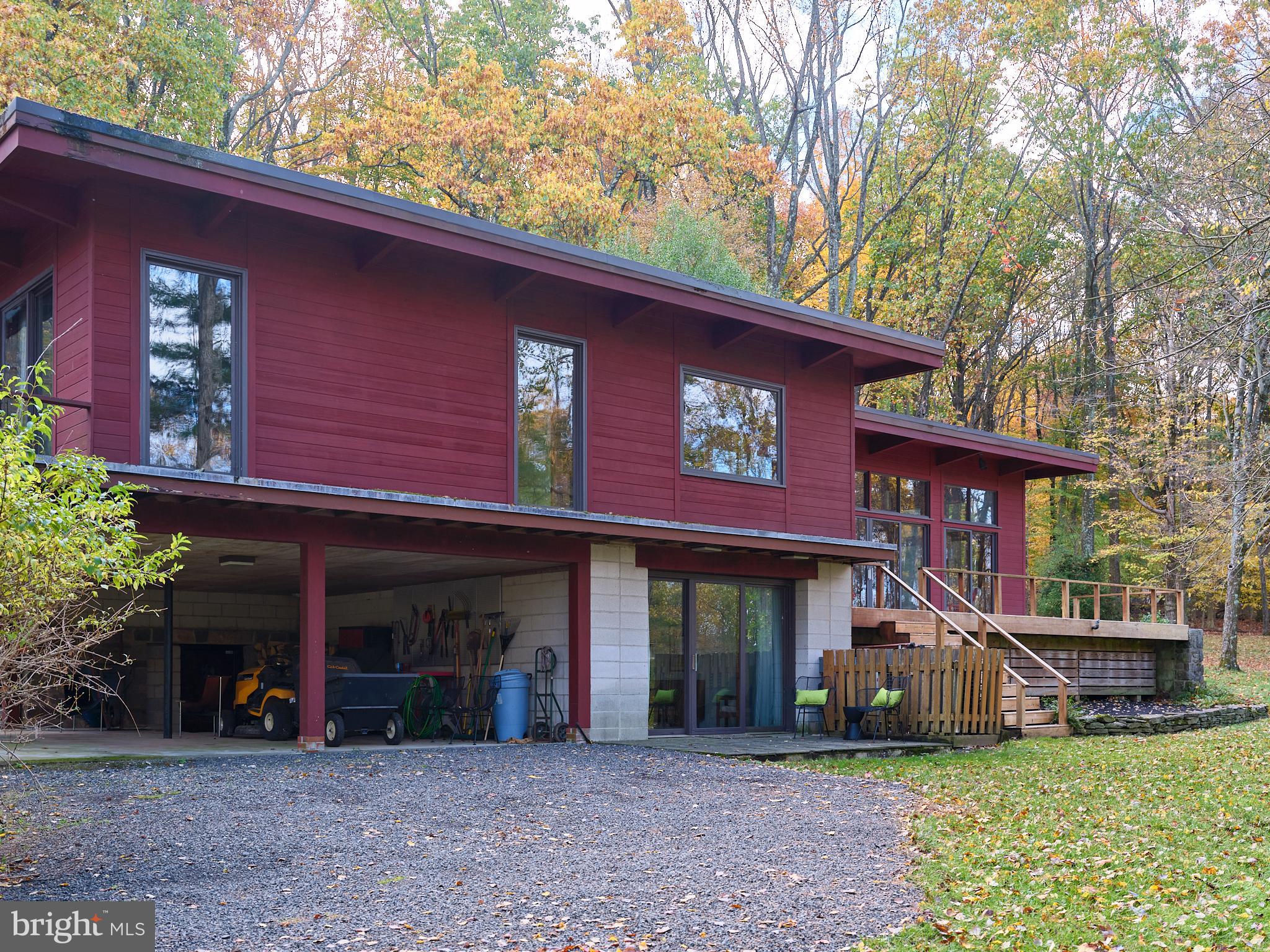 STONE MOUNT @ JERI - Residential