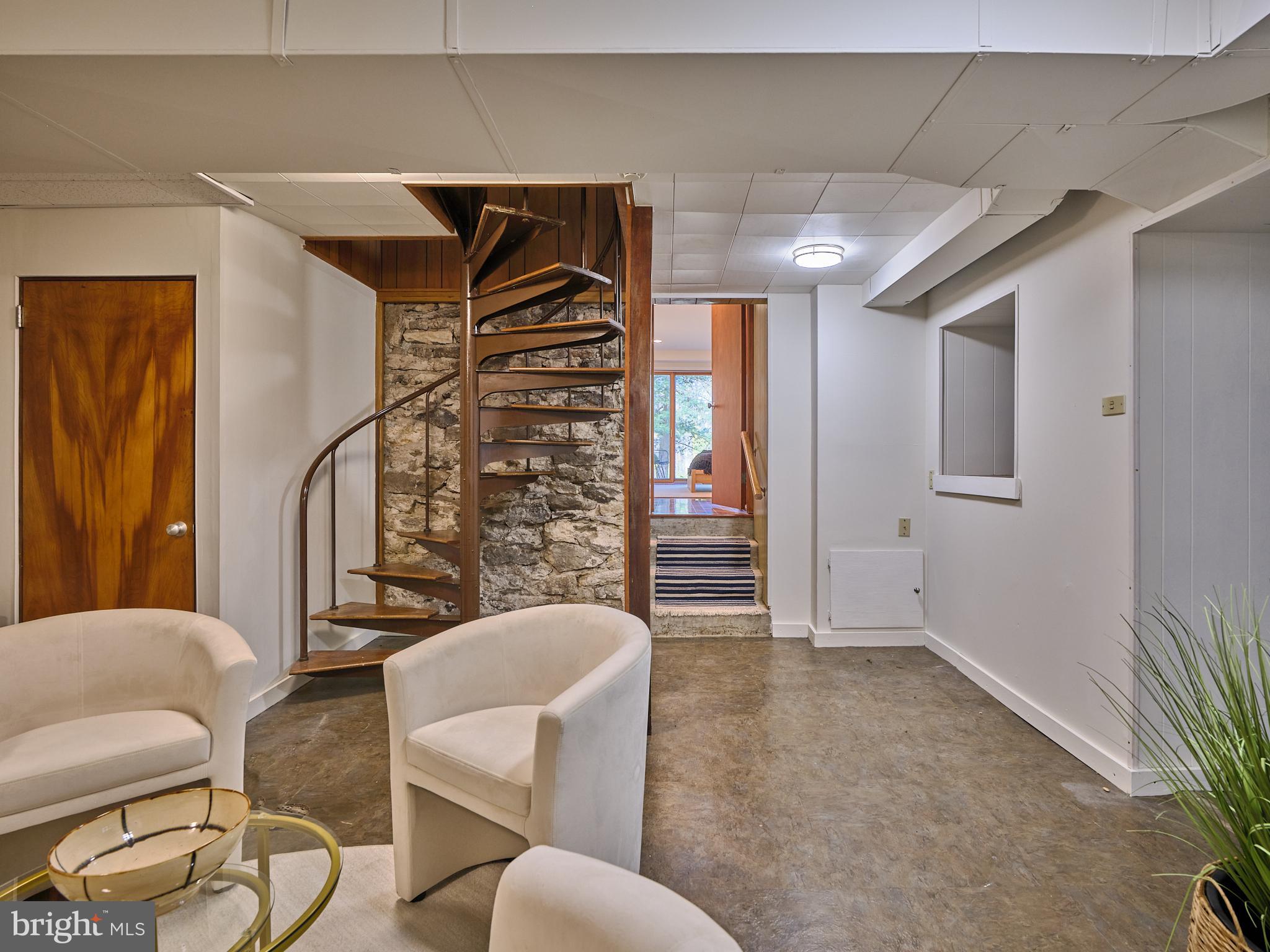 STONE MOUNT @ JERI - Residential