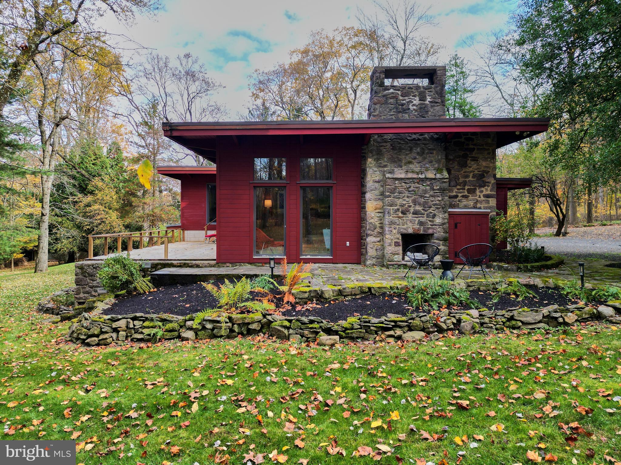 STONE MOUNT @ JERI - Residential