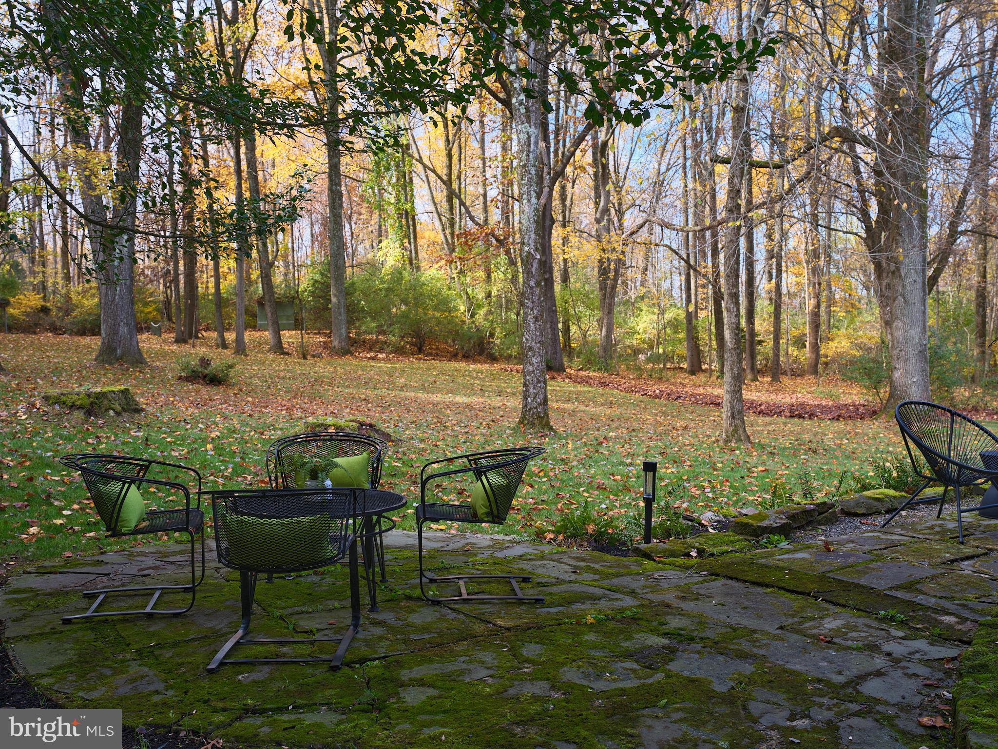 STONE MOUNT @ JERI - Residential