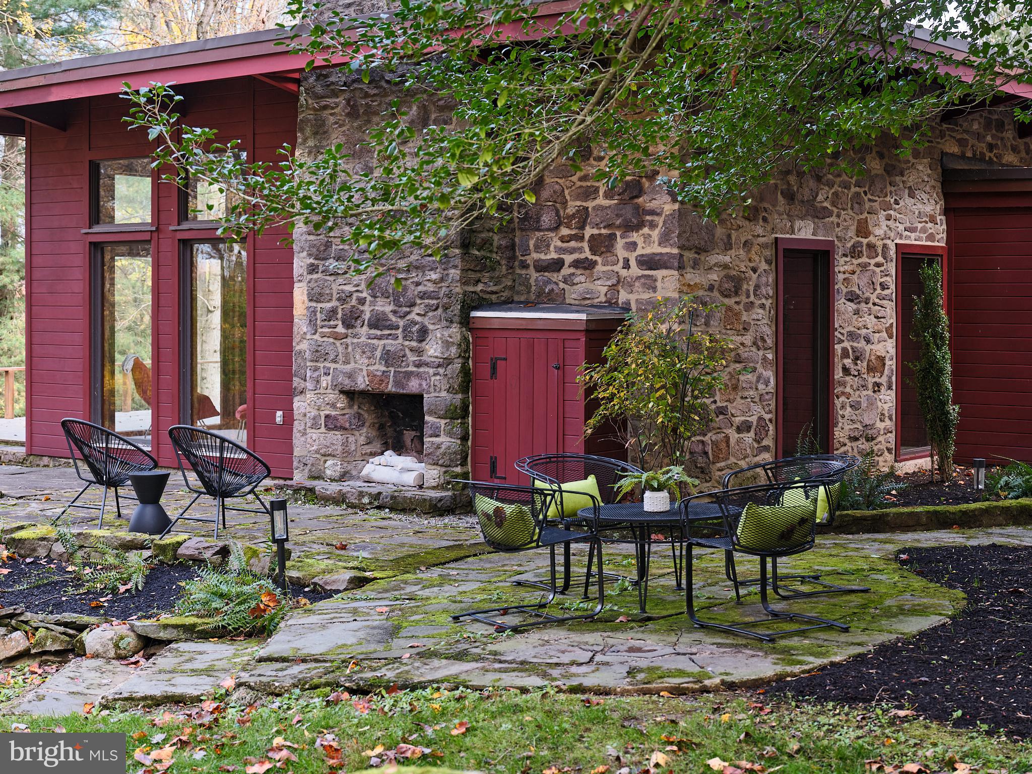 STONE MOUNT @ JERI - Residential