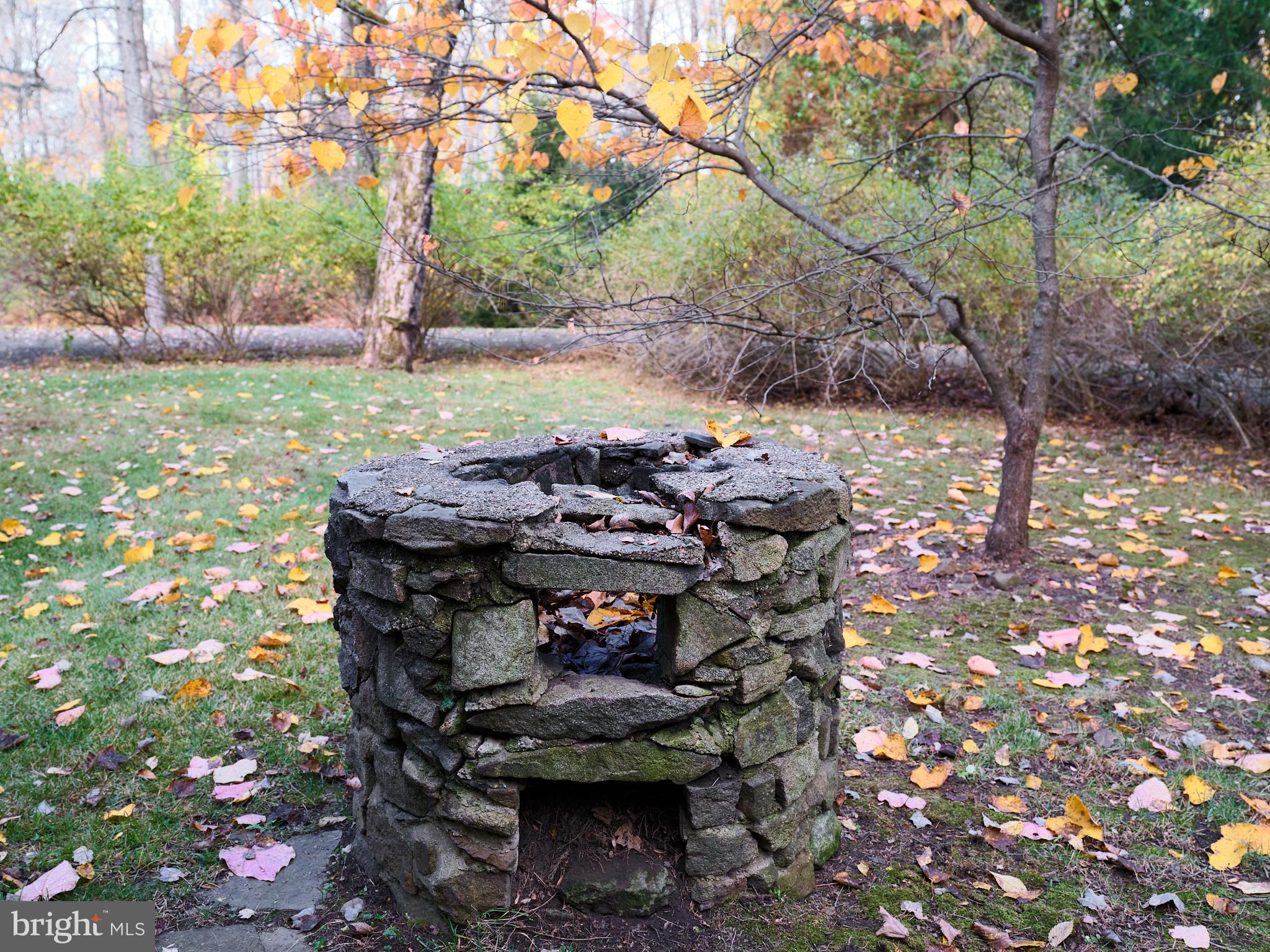 STONE MOUNT @ JERI - Residential