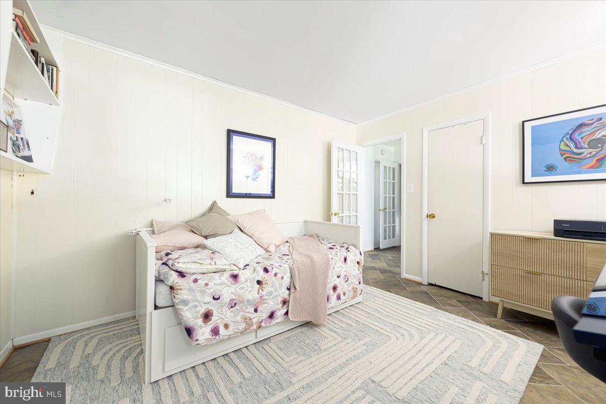 ROCK CREEK MANOR - Residential